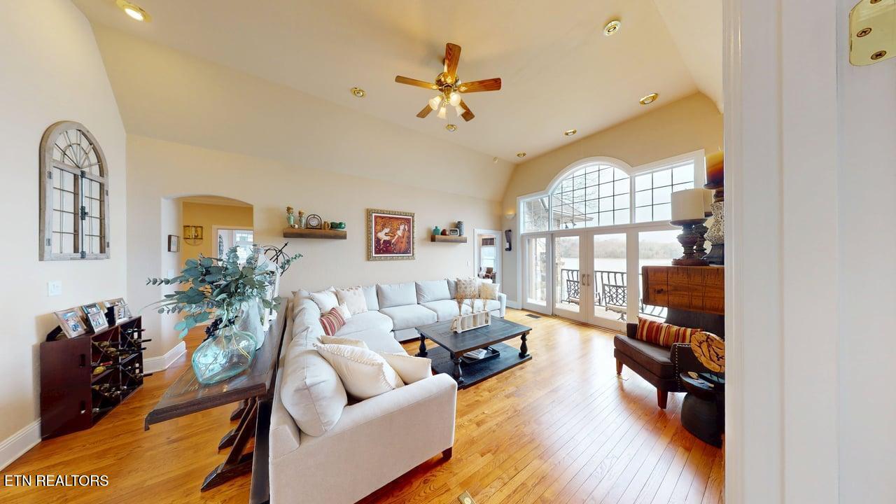 275 Rock Point Drive Vonore TN 37885