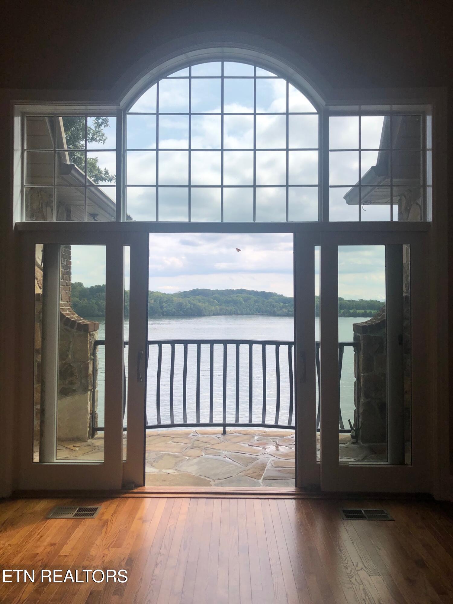 275 Rock Point Drive Vonore TN 37885