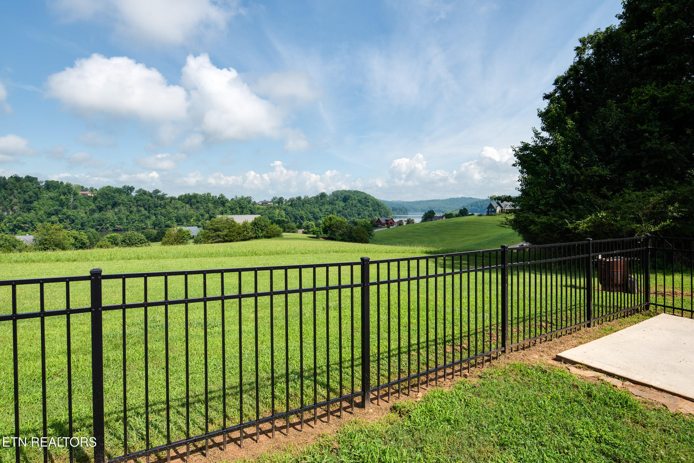 1048 Little Dogwood Road Kingston TN 37763