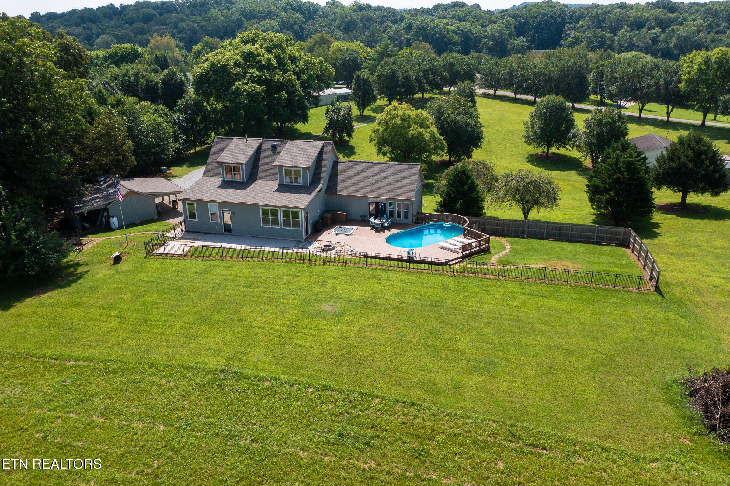 1048 Little Dogwood Road Kingston TN 37763