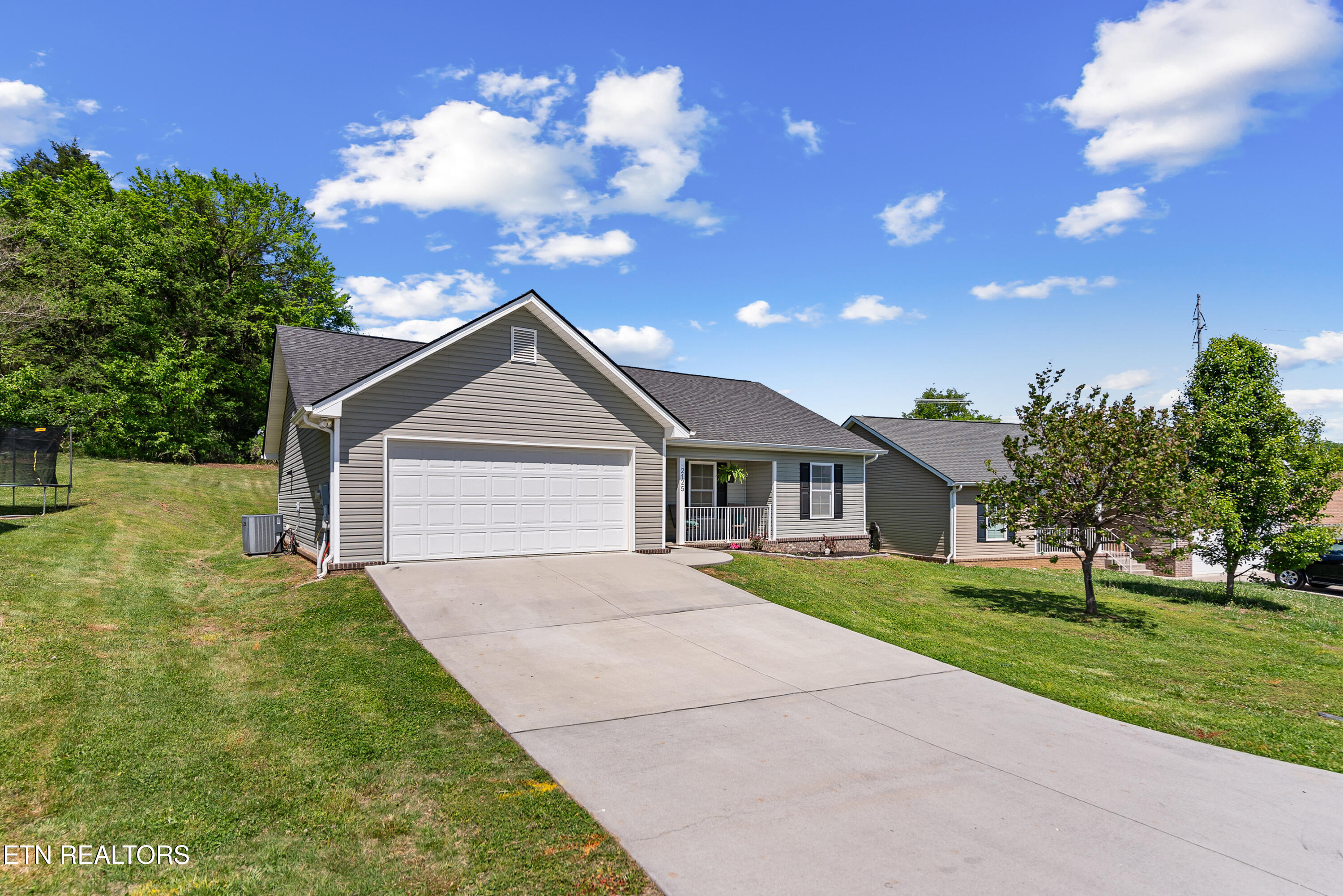 2125 Bluebonnet Drive Mascot TN 37806