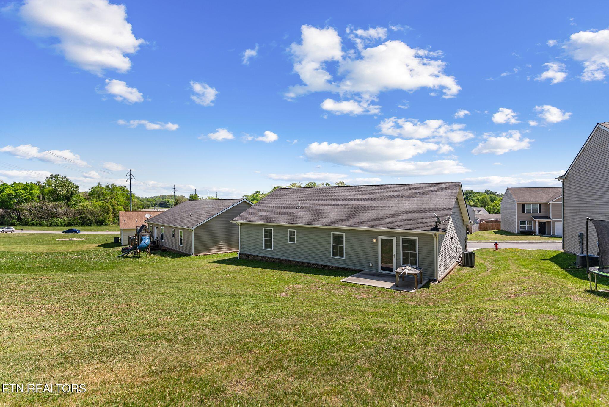 2125 Bluebonnet Drive Mascot TN 37806