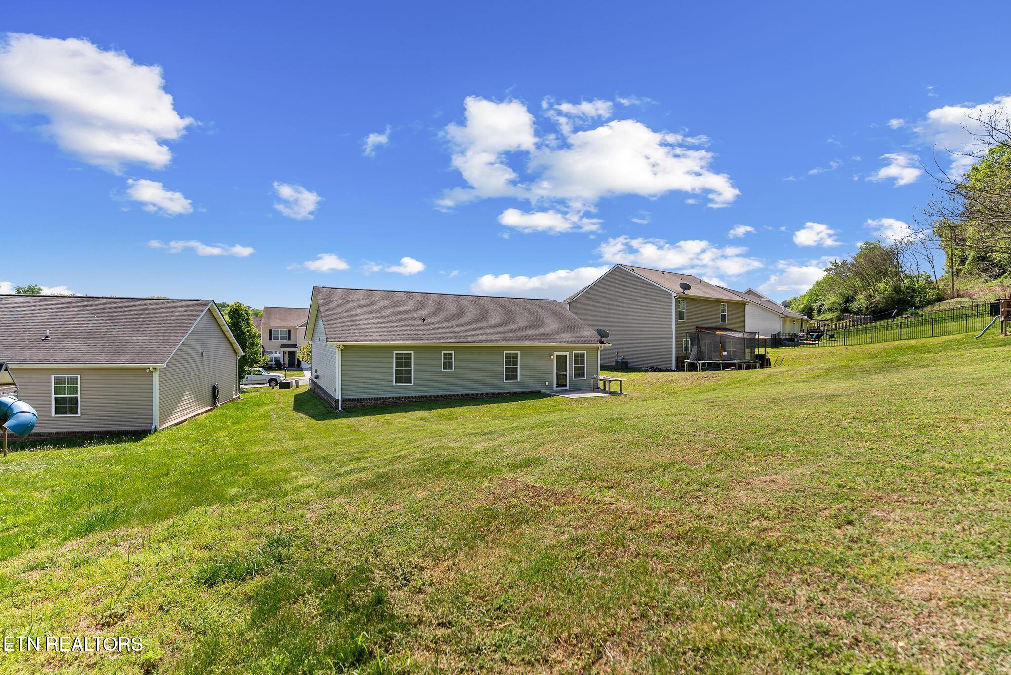 2125 Bluebonnet Drive Mascot TN 37806