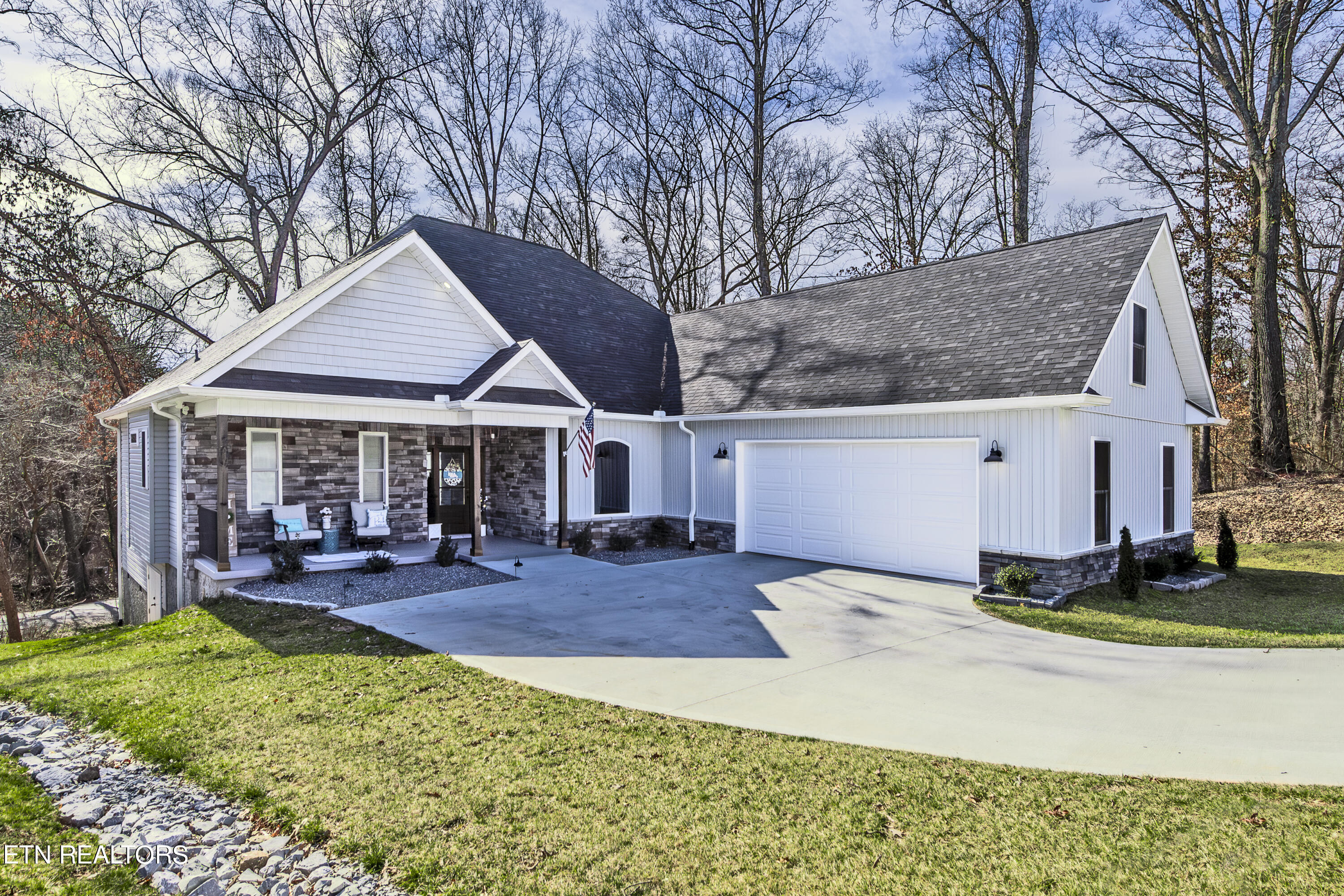 102 Doya Lane Loudon TN 37774