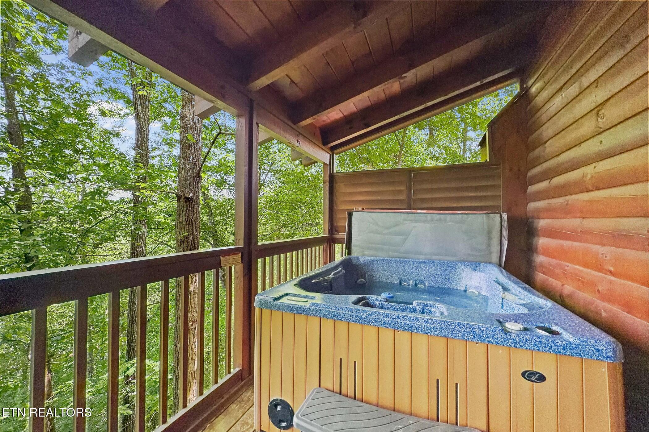 746 Nighthawk Way Pigeon Forge TN 37863