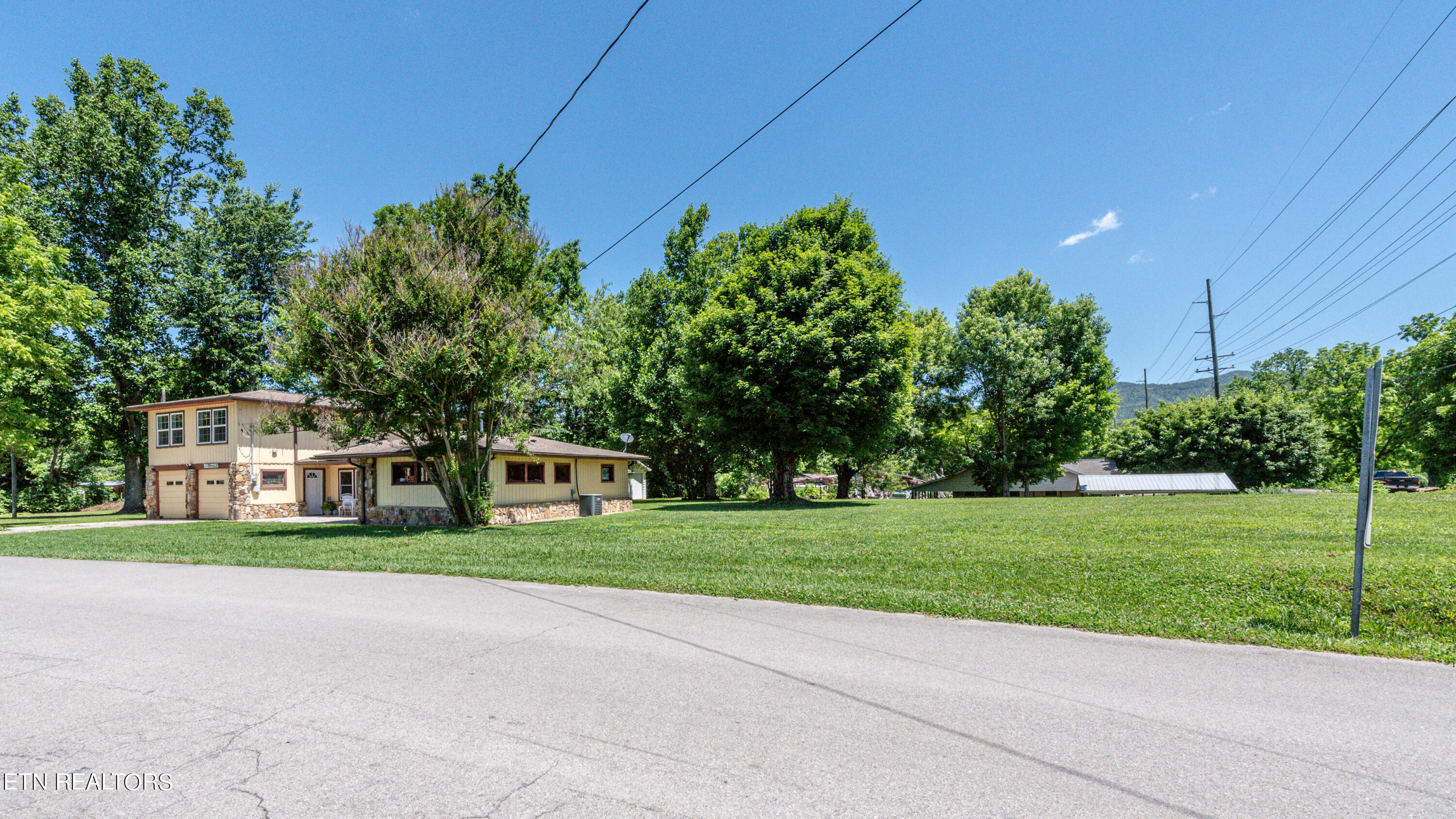 8121 Old Highway 73 Townsend TN 37882