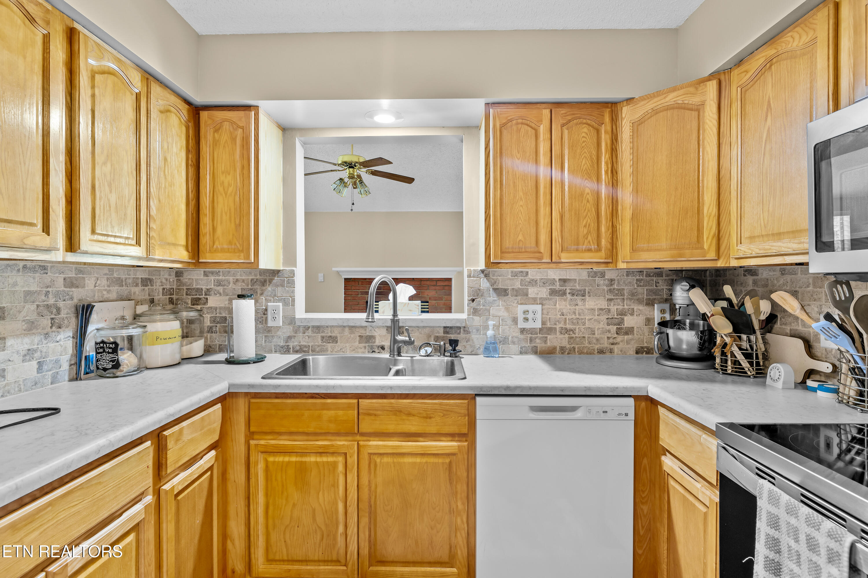 8015 Fenton Way Powell TN 37849