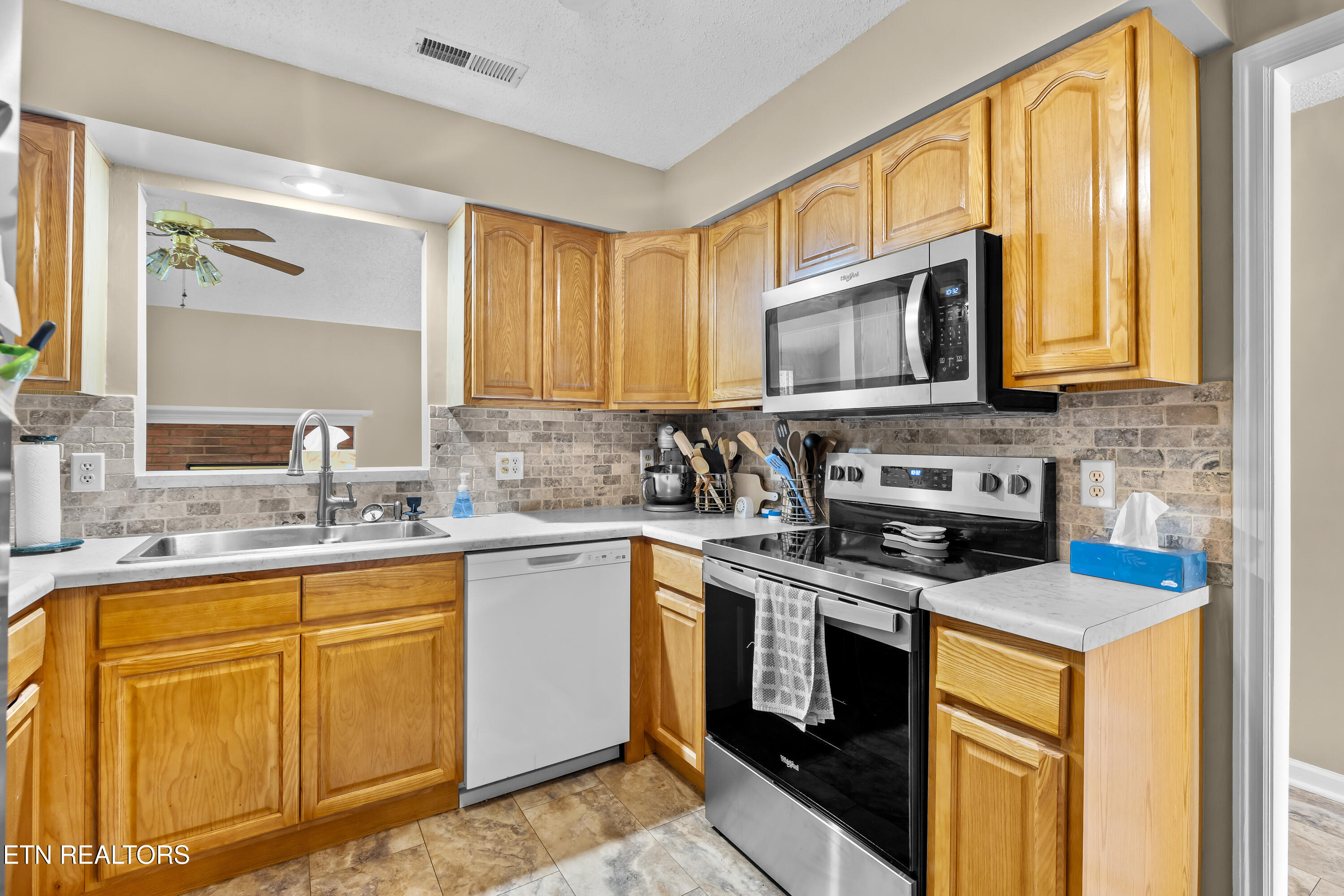 8015 Fenton Way Powell TN 37849