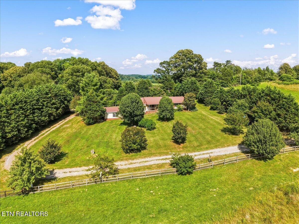 1689 Vaughn Road Lenoir City TN 37772