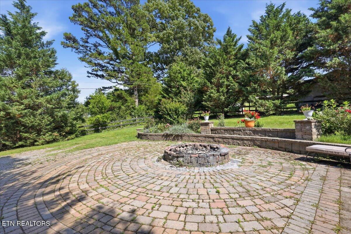 1689 Vaughn Road Lenoir City TN 37772