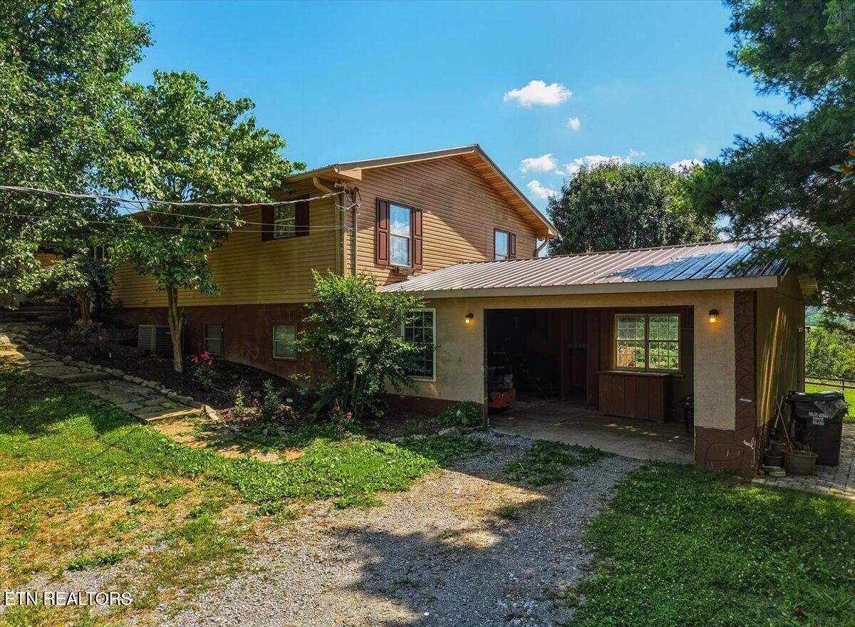 1689 Vaughn Road Lenoir City TN 37772