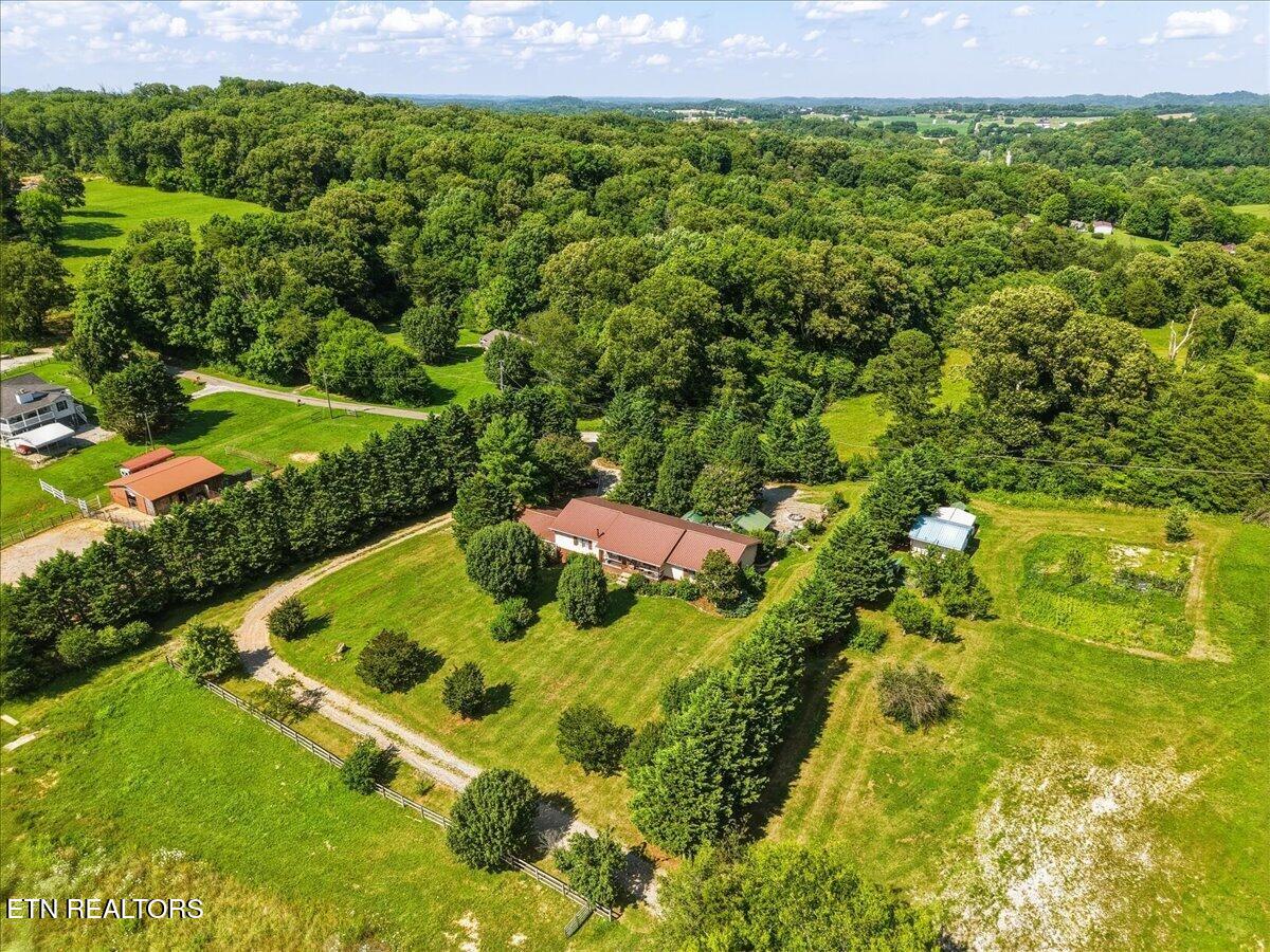 1689 Vaughn Road Lenoir City TN 37772