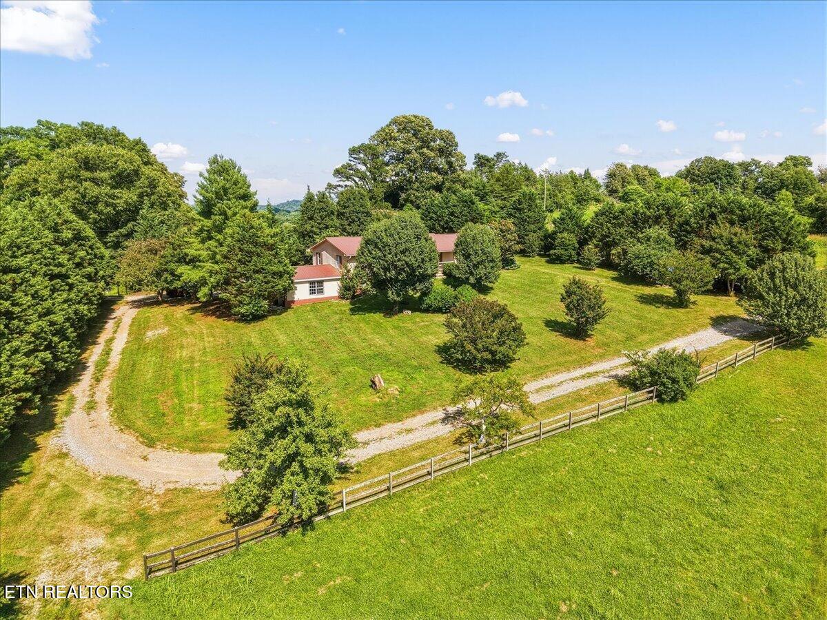 1689 Vaughn Road Lenoir City TN 37772