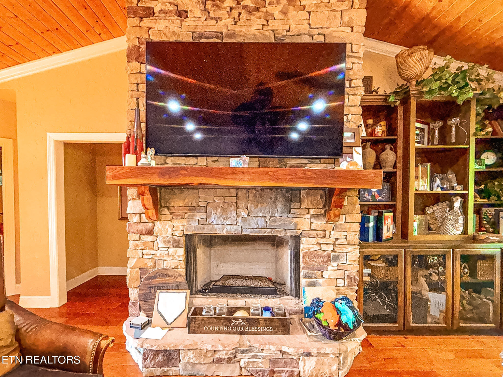 444 Highway 309 Niota TN 37826