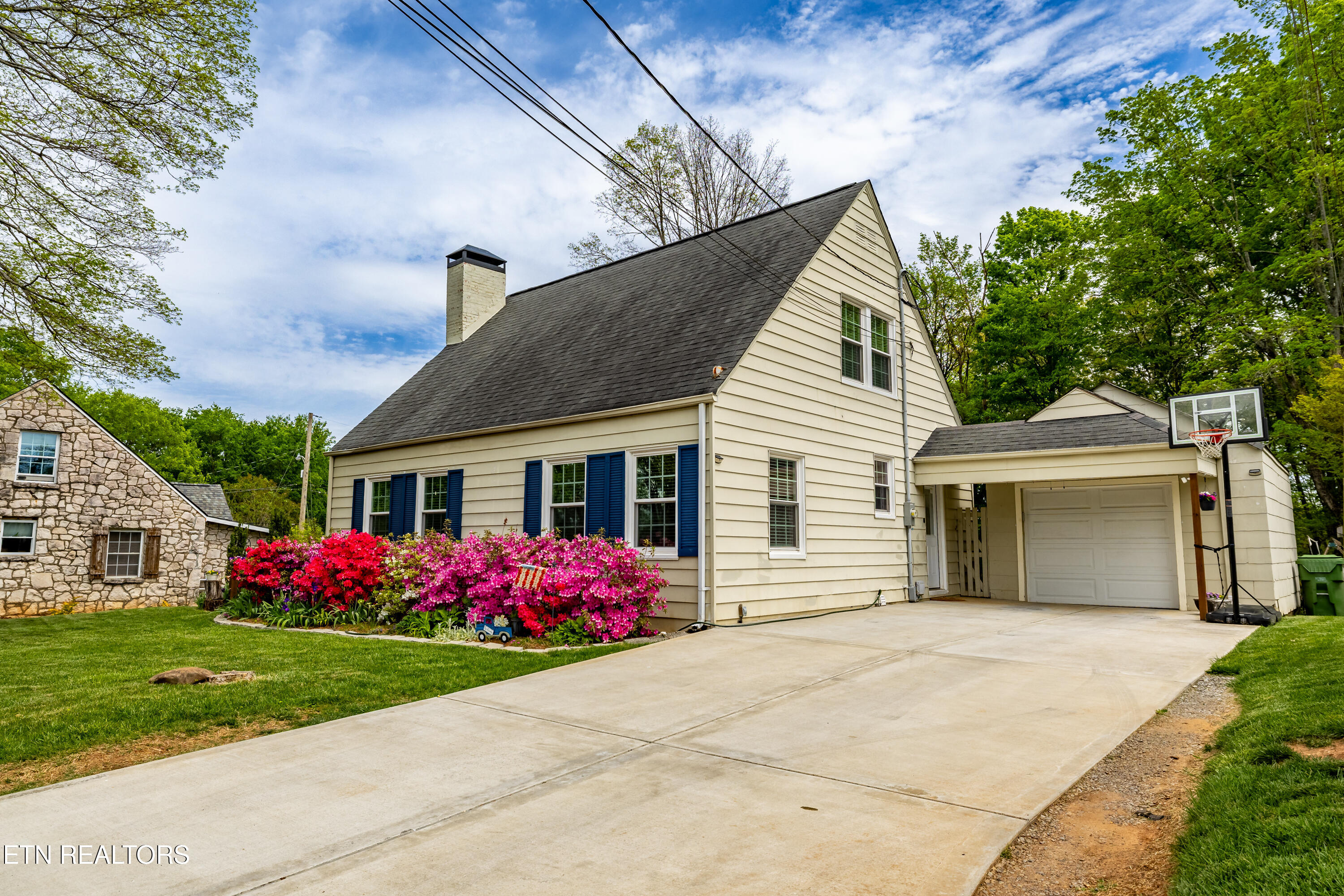 910 Mountain View Avenue Maryville TN 37803