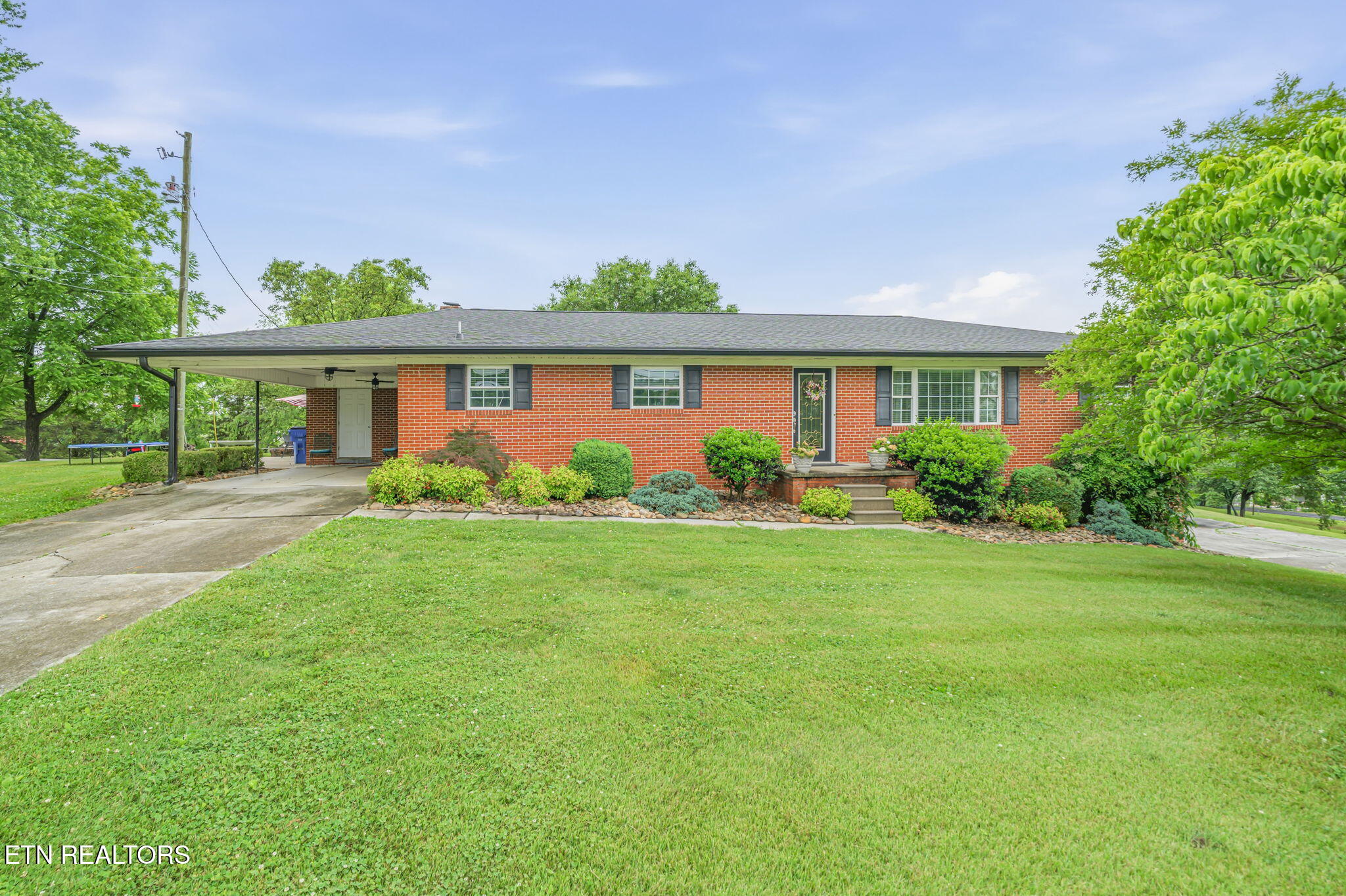 9402 Johnson Road Strawberry Plains TN 37871