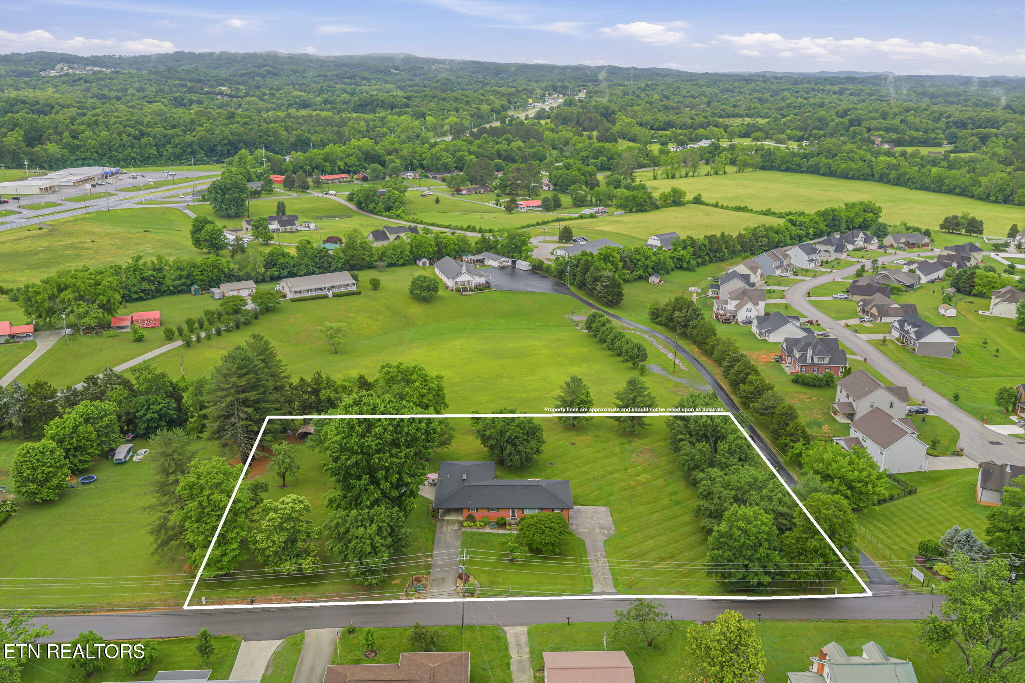 9402 Johnson Road Strawberry Plains TN 37871