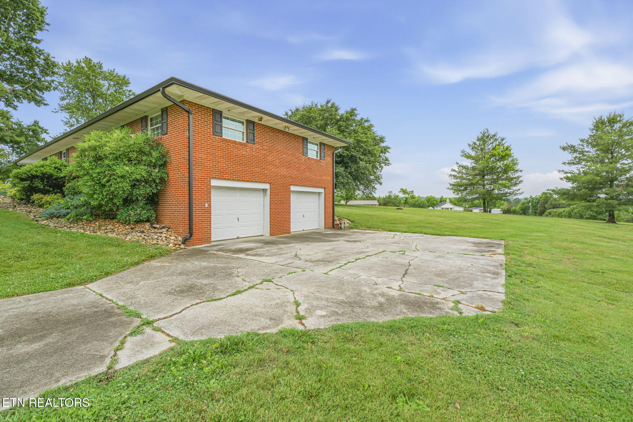 9402 Johnson Road Strawberry Plains TN 37871