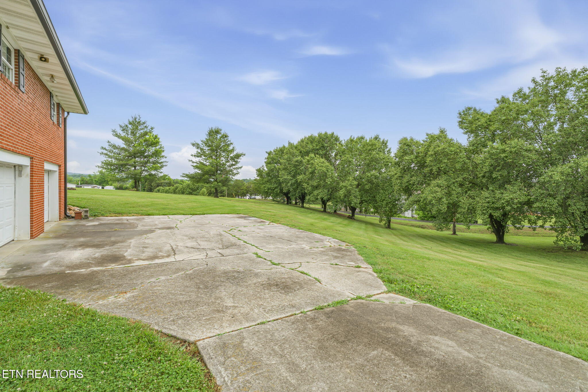 9402 Johnson Road Strawberry Plains TN 37871