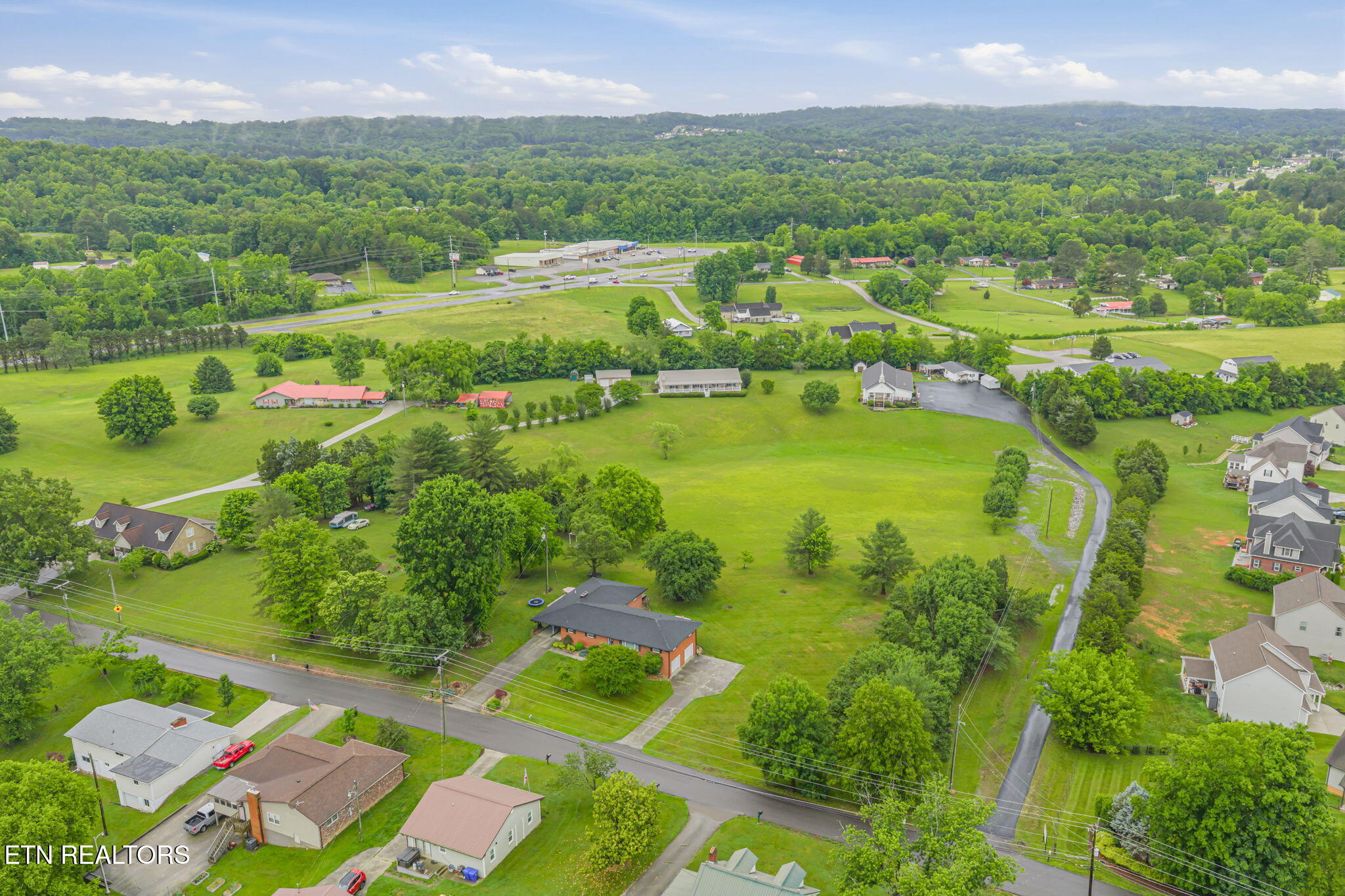9402 Johnson Road Strawberry Plains TN 37871