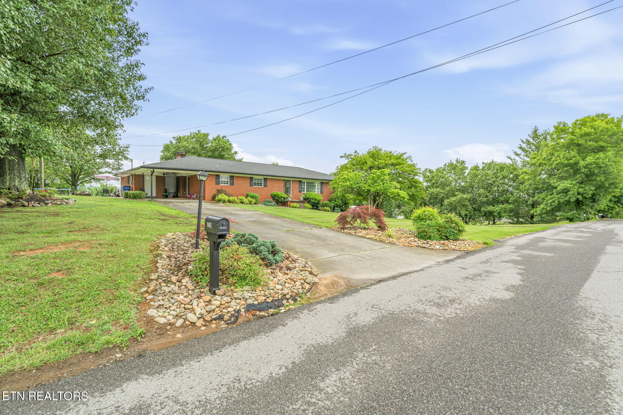 9402 Johnson Road Strawberry Plains TN 37871