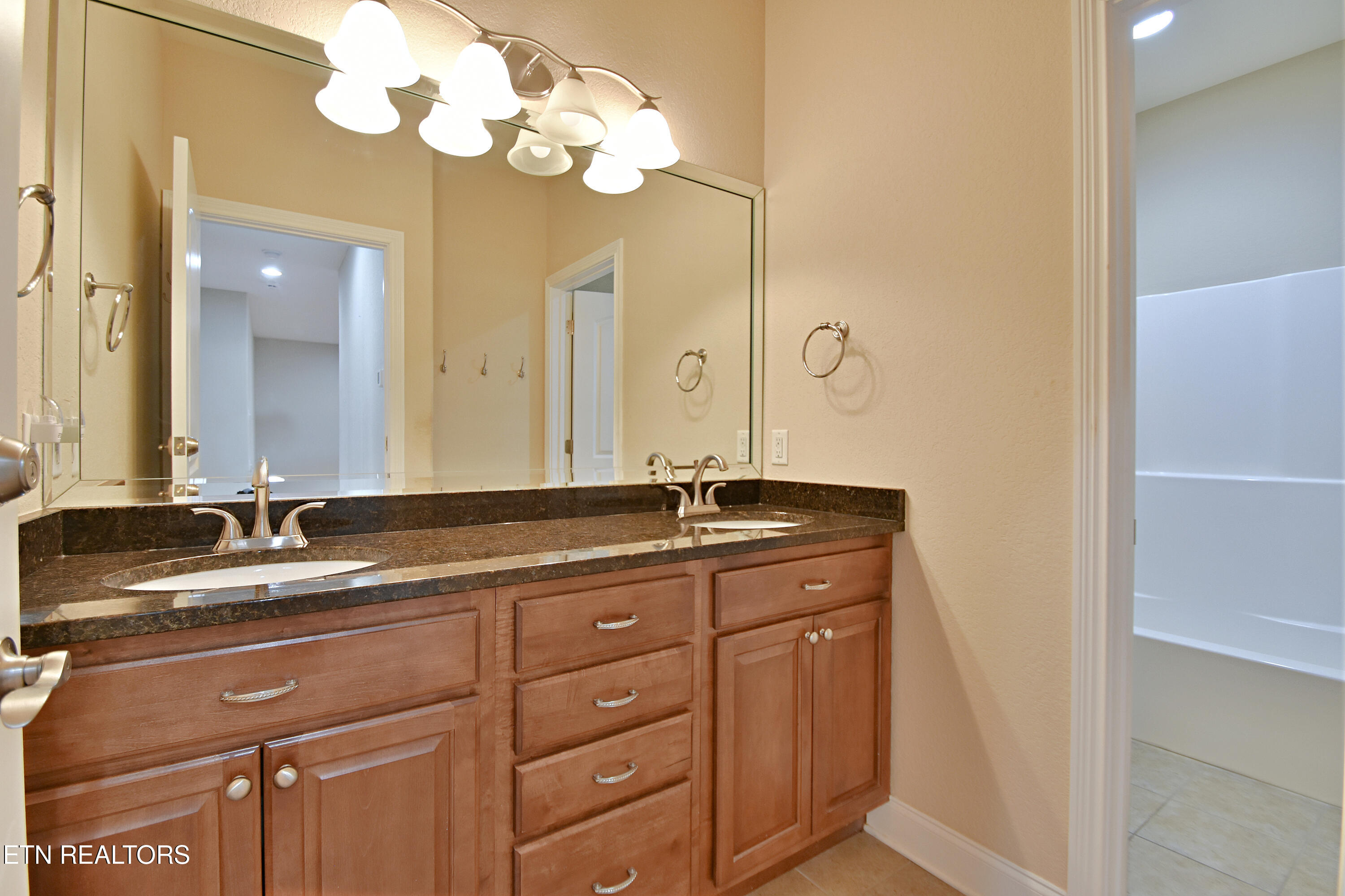 10111 Autumn Valley Lane Knoxville TN 37922