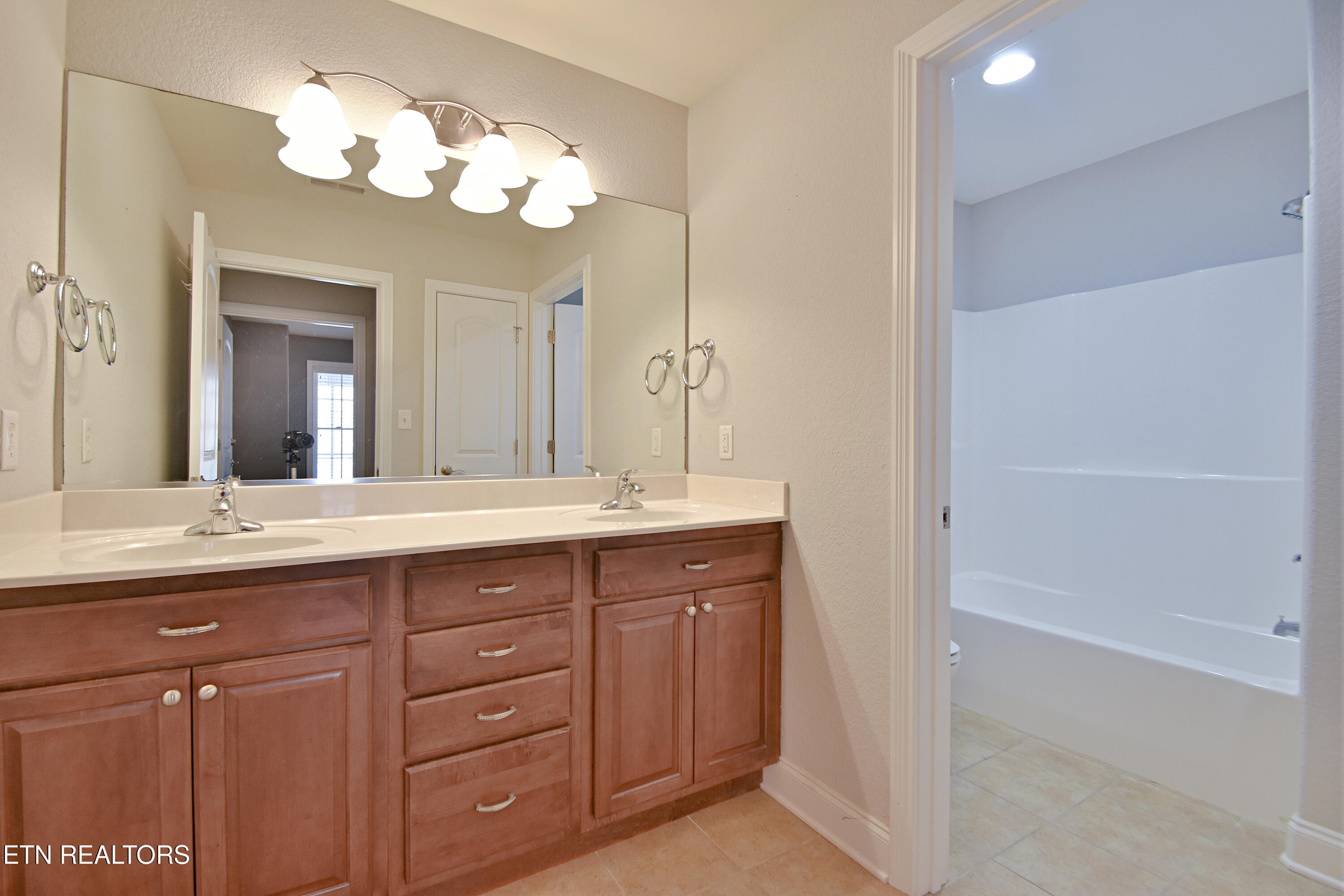 10111 Autumn Valley Lane Knoxville TN 37922