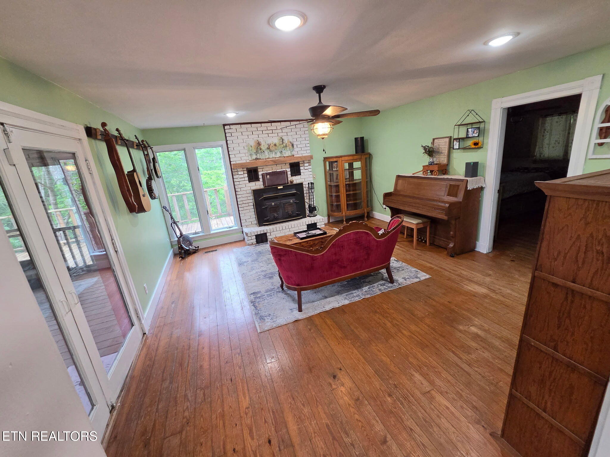 141 Central Avenue Robbins TN 37852