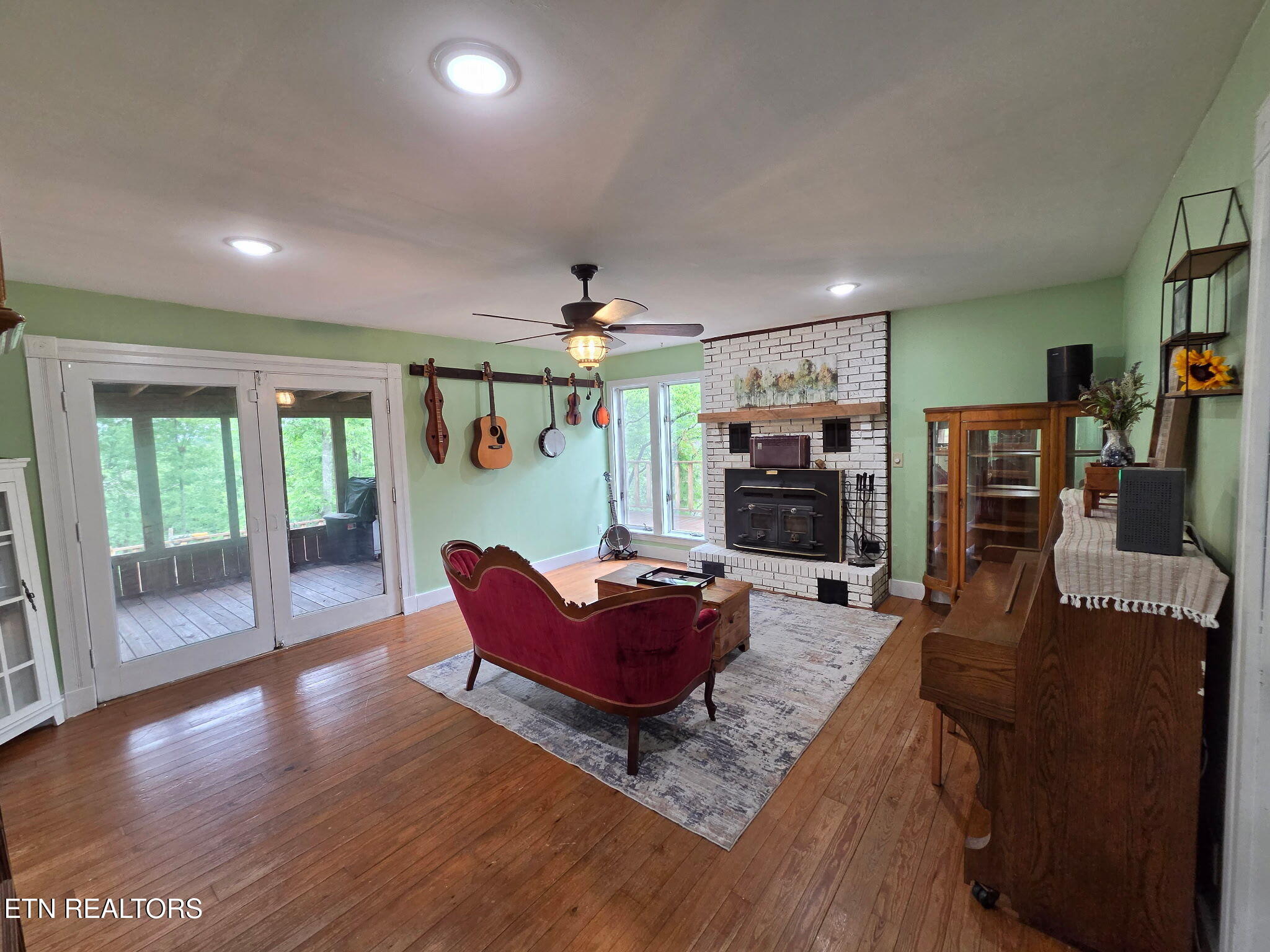 141 Central Avenue Robbins TN 37852