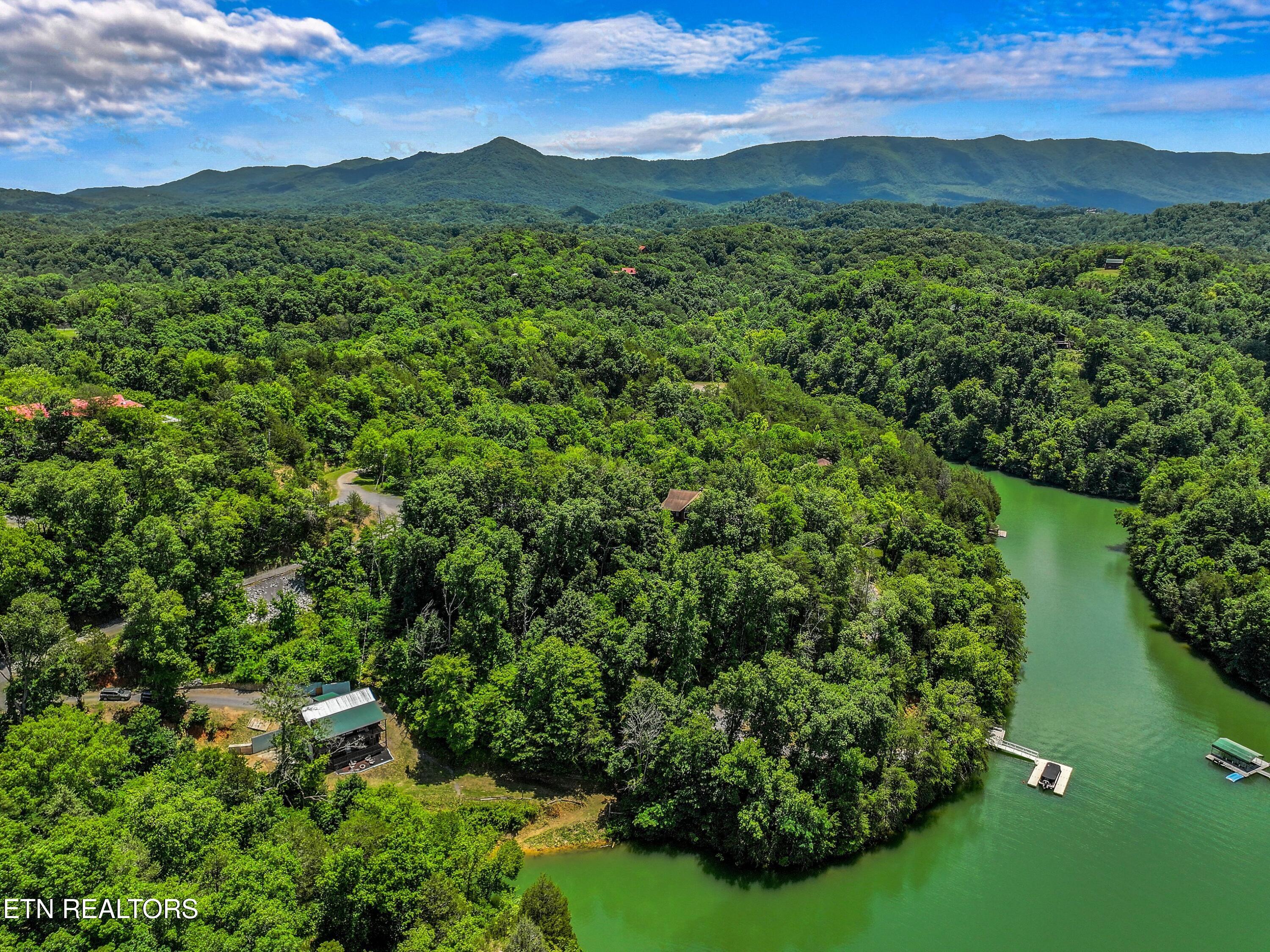 2759 Wildwood Road Dandridge TN 37725