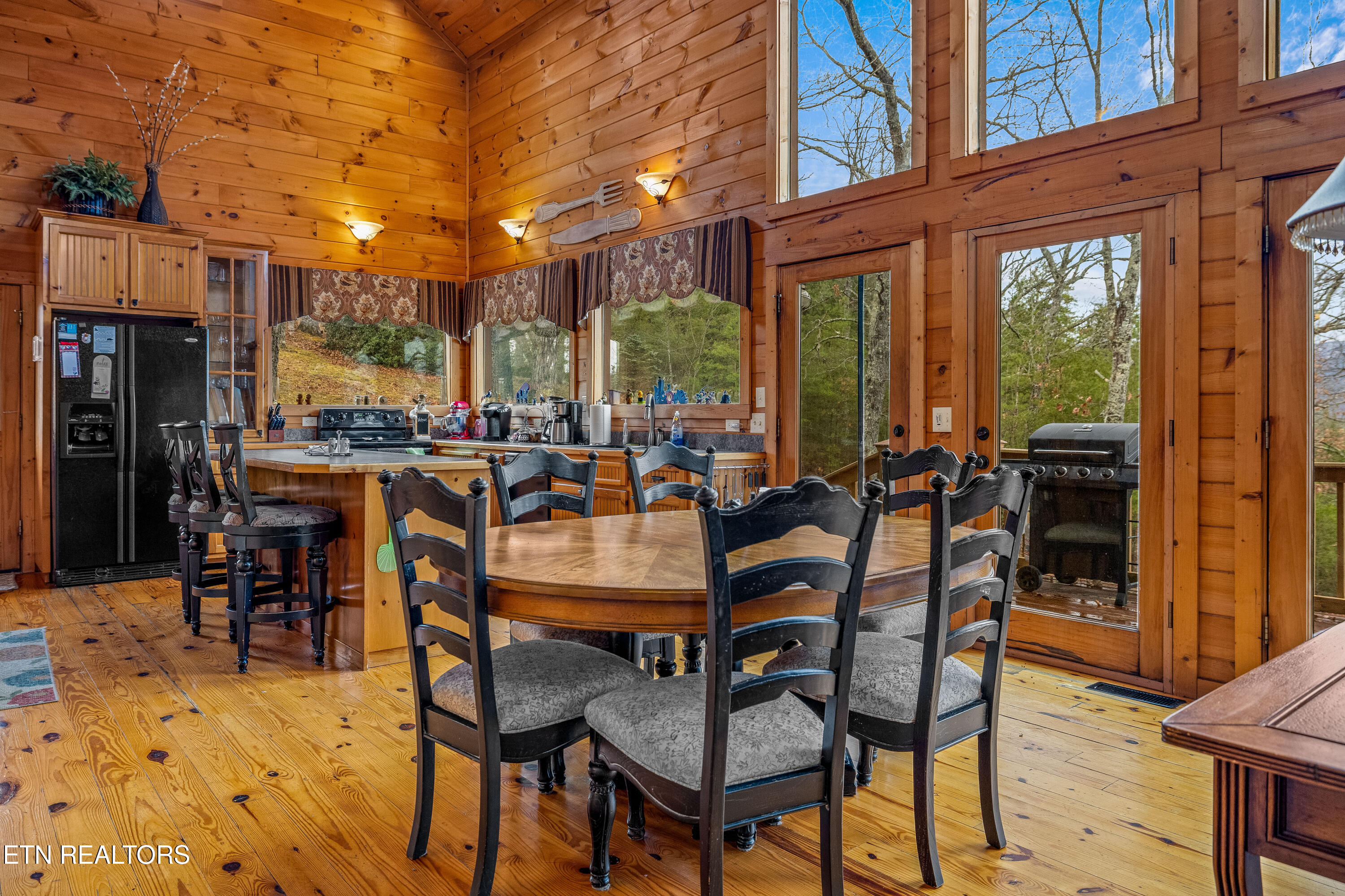 504 Twin Oak Mountain Lane Townsend TN 37882