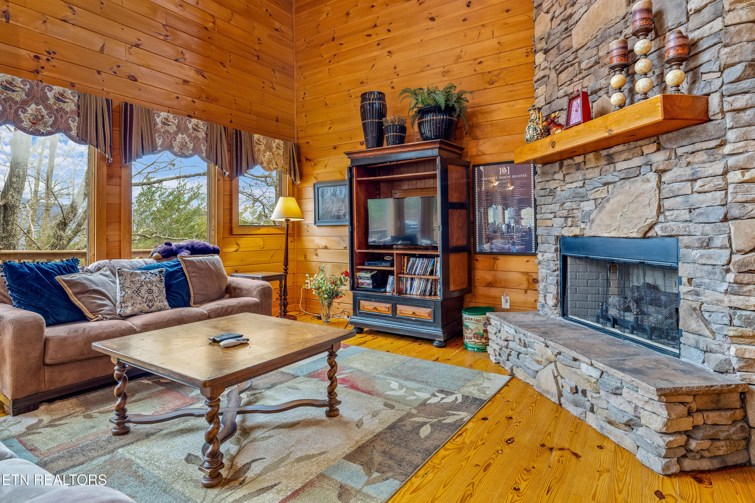 504 Twin Oak Mountain Lane Townsend TN 37882
