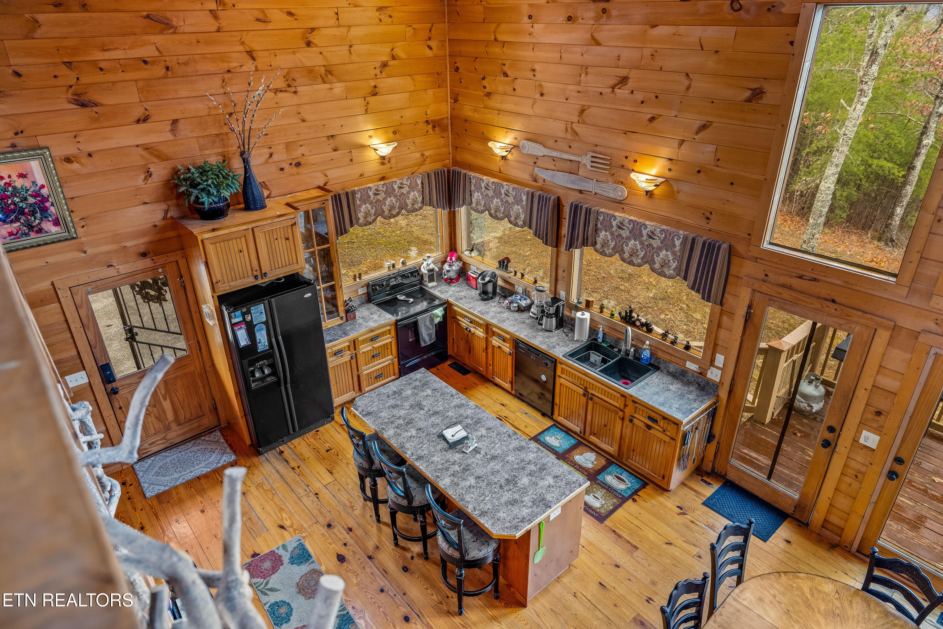 504 Twin Oak Mountain Lane Townsend TN 37882
