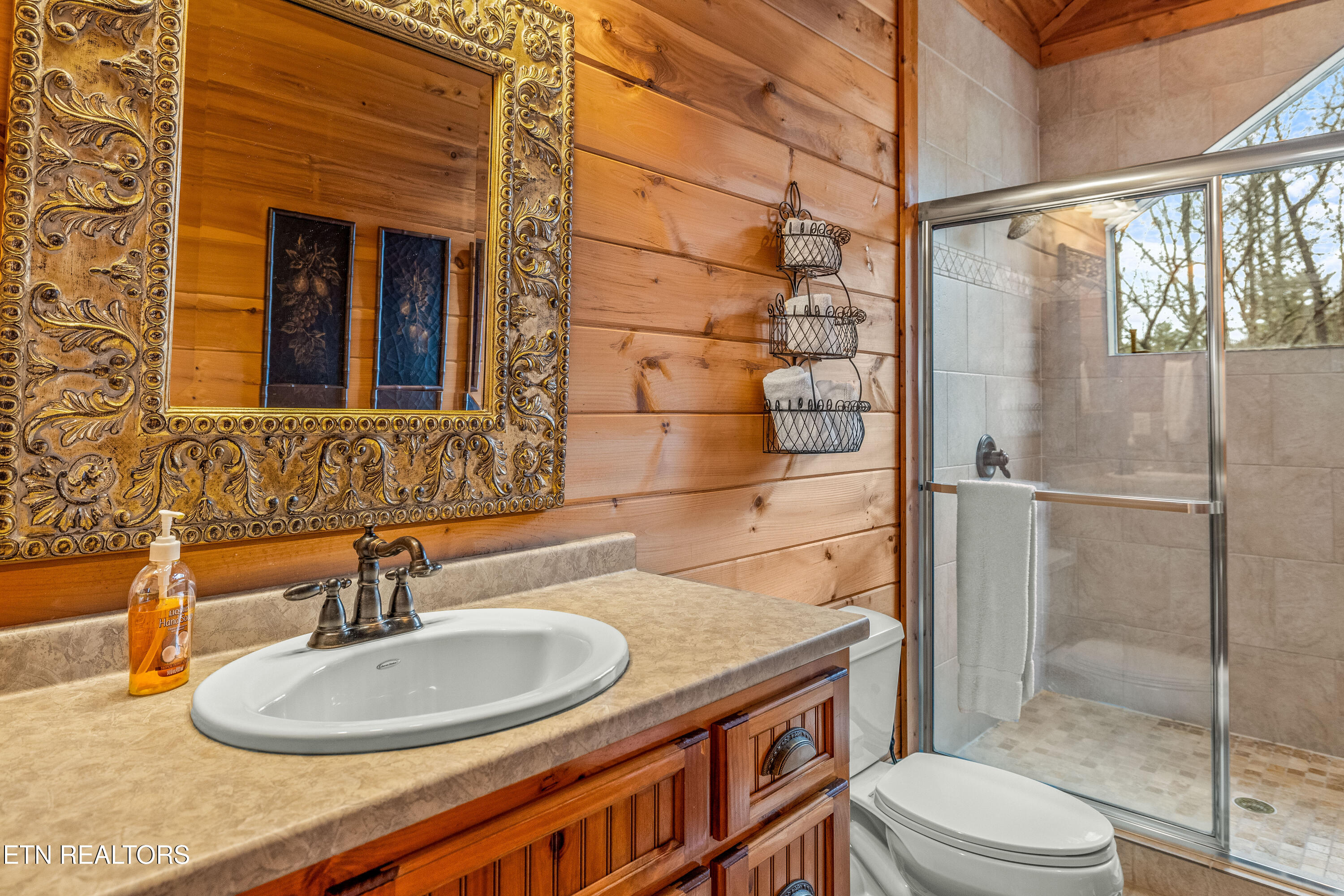 504 Twin Oak Mountain Lane Townsend TN 37882