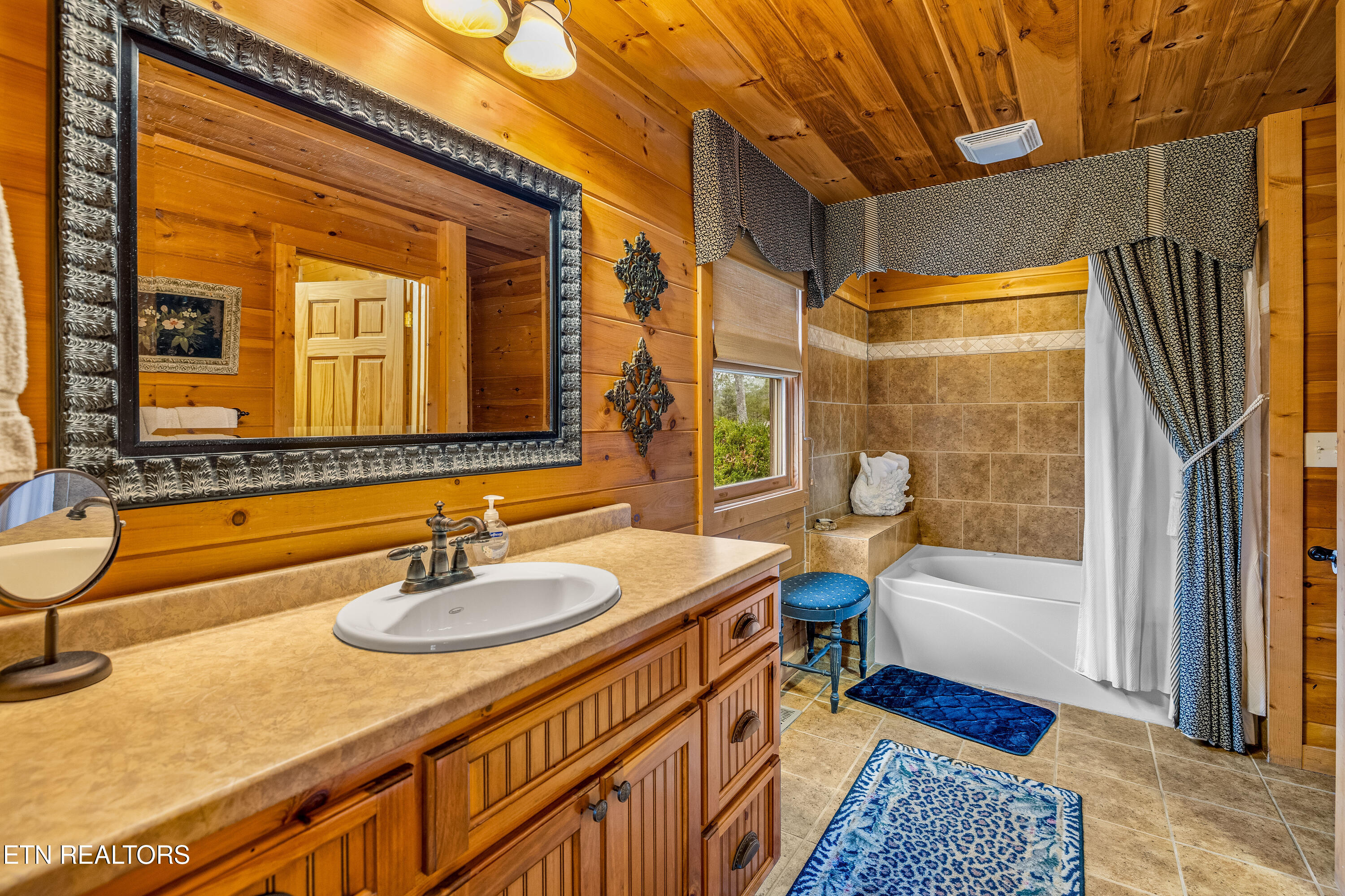 504 Twin Oak Mountain Lane Townsend TN 37882