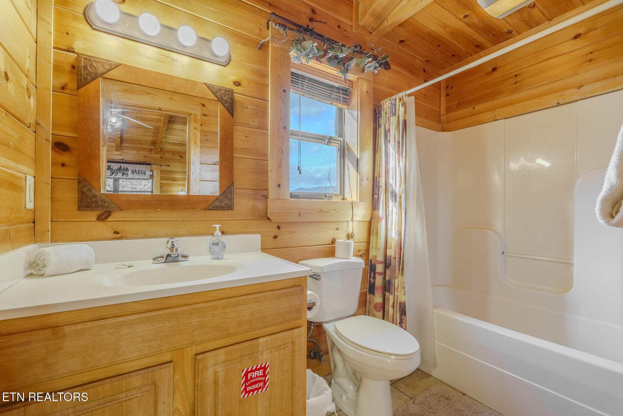 2010 Bear Creek Way Pigeon Forge TN 37862