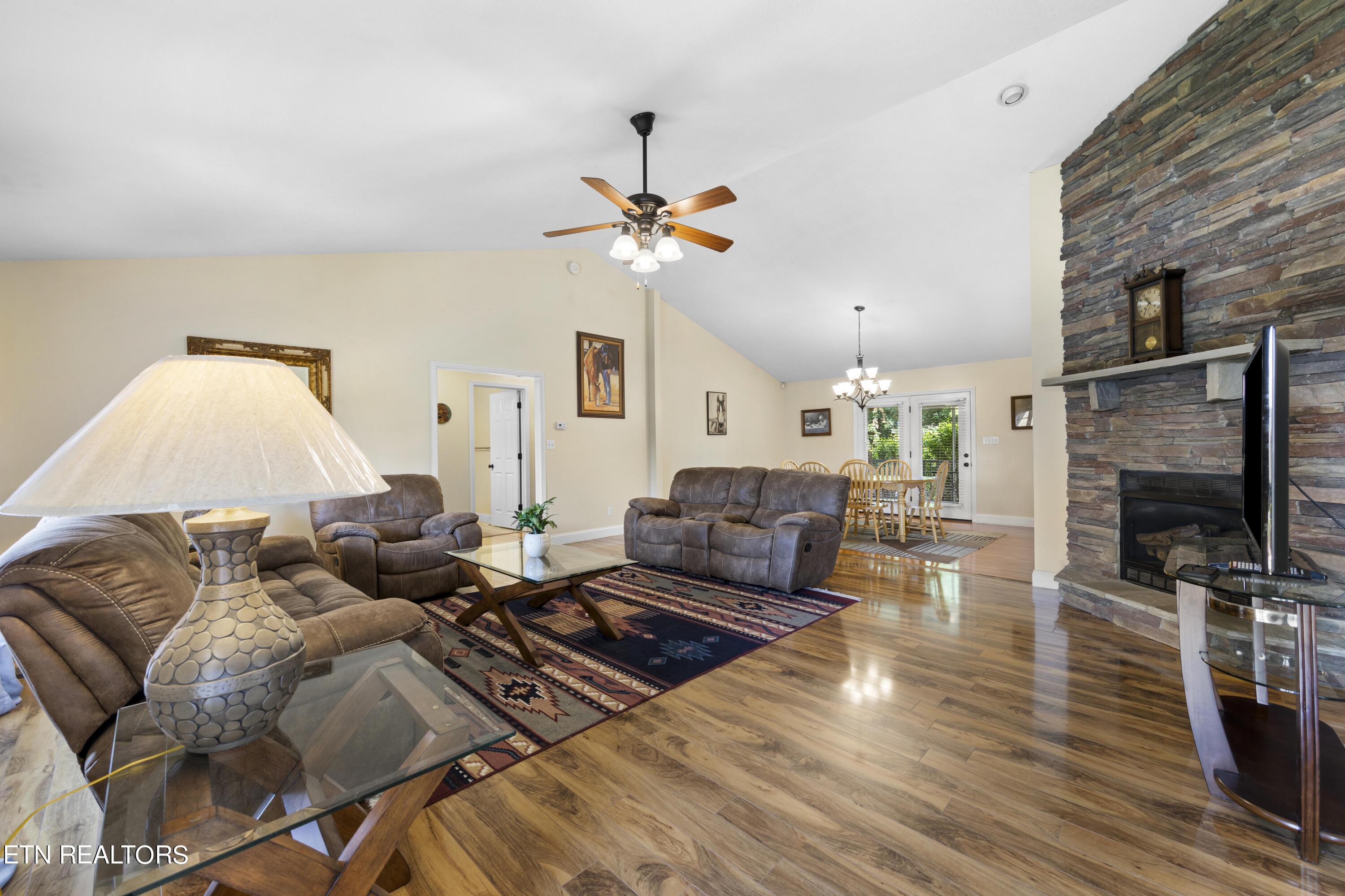 1304 Tomahawk Drive Maryville TN 37803