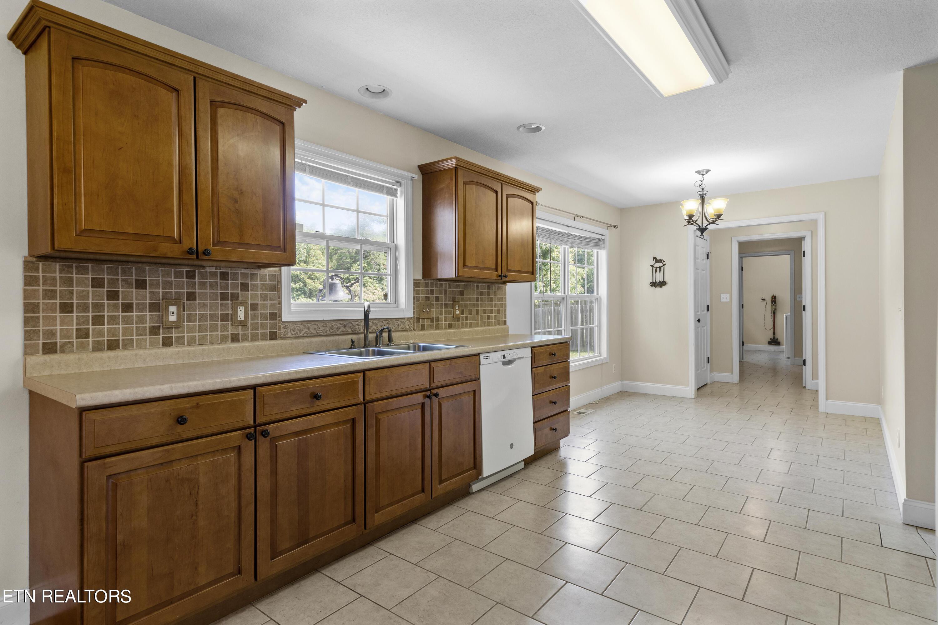 1304 Tomahawk Drive Maryville TN 37803