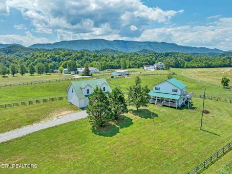 1565 Ellejoy Road Seymour TN 37865