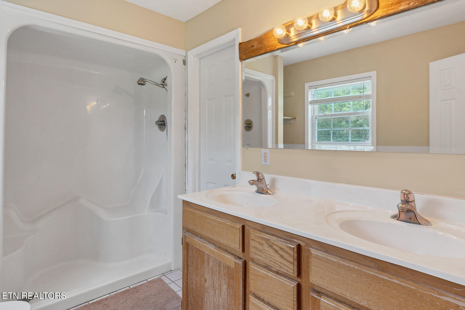 1565 Ellejoy Road Seymour TN 37865