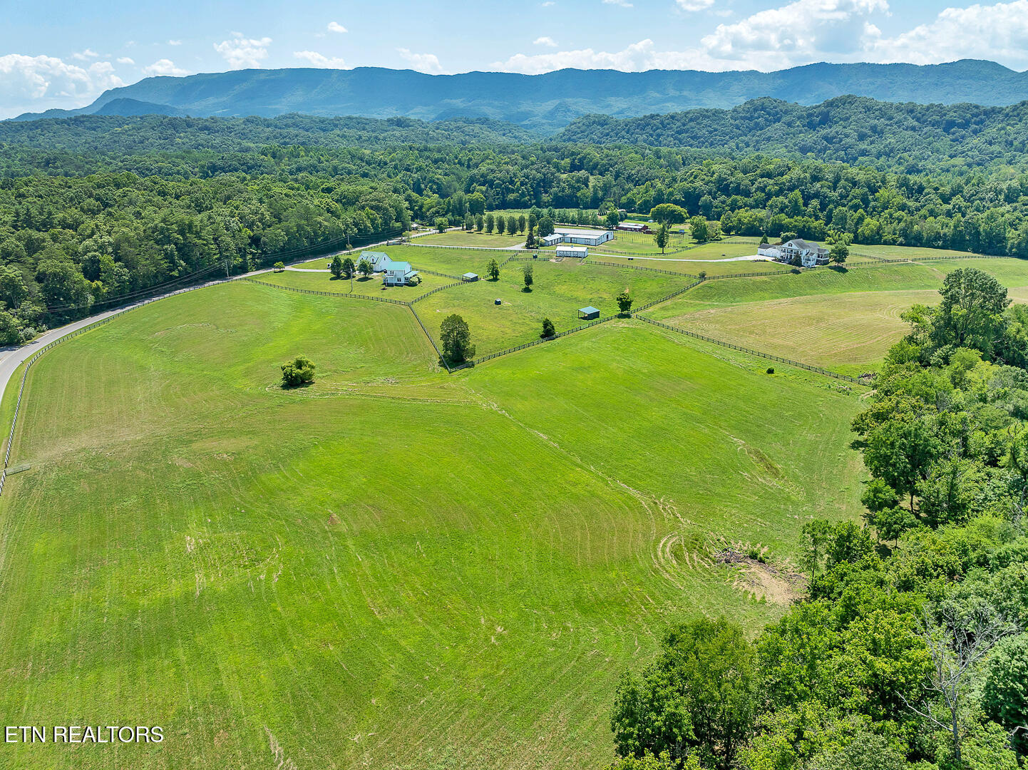 1565 Ellejoy Road Seymour TN 37865