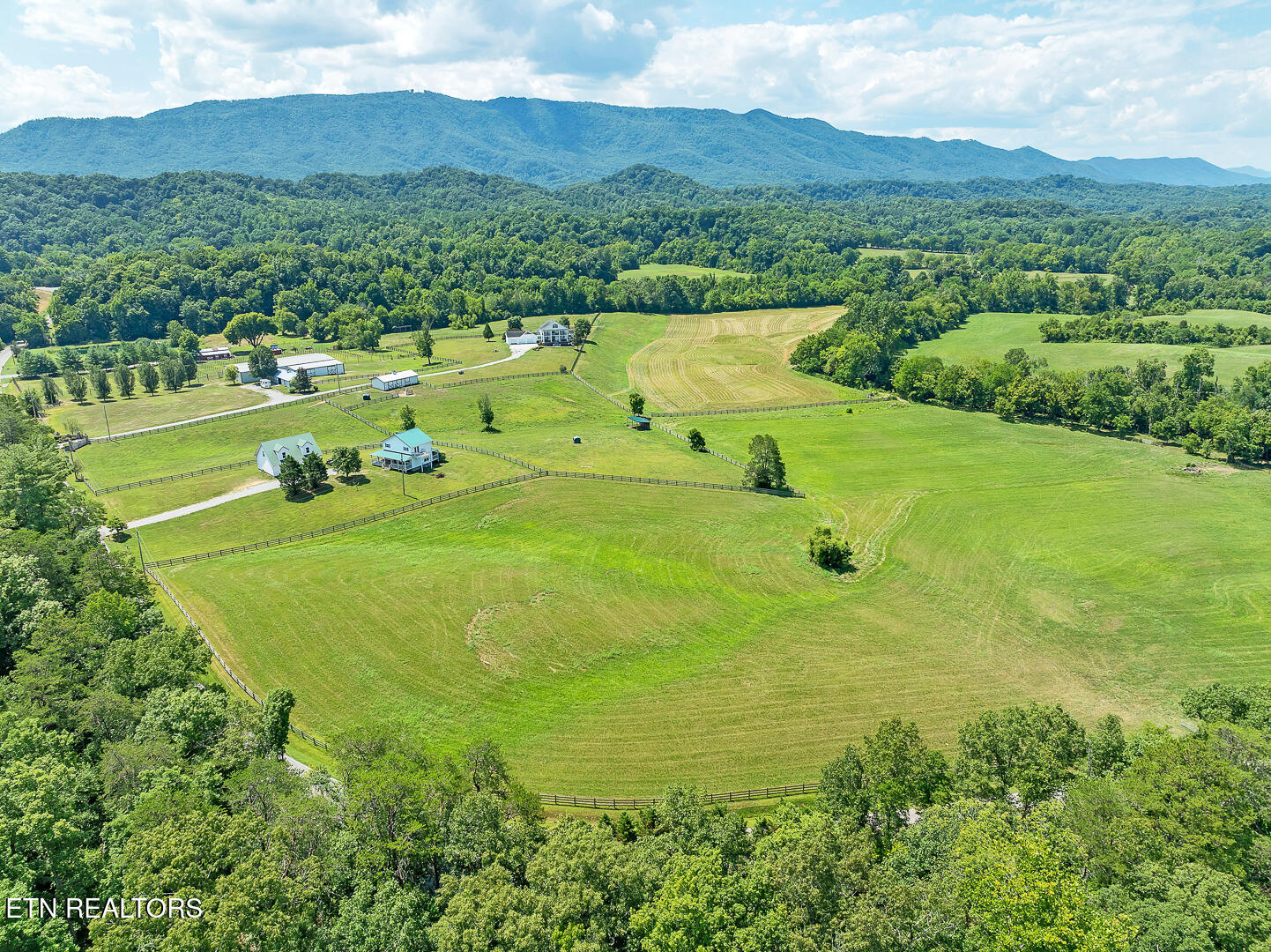 1565 Ellejoy Road Seymour TN 37865