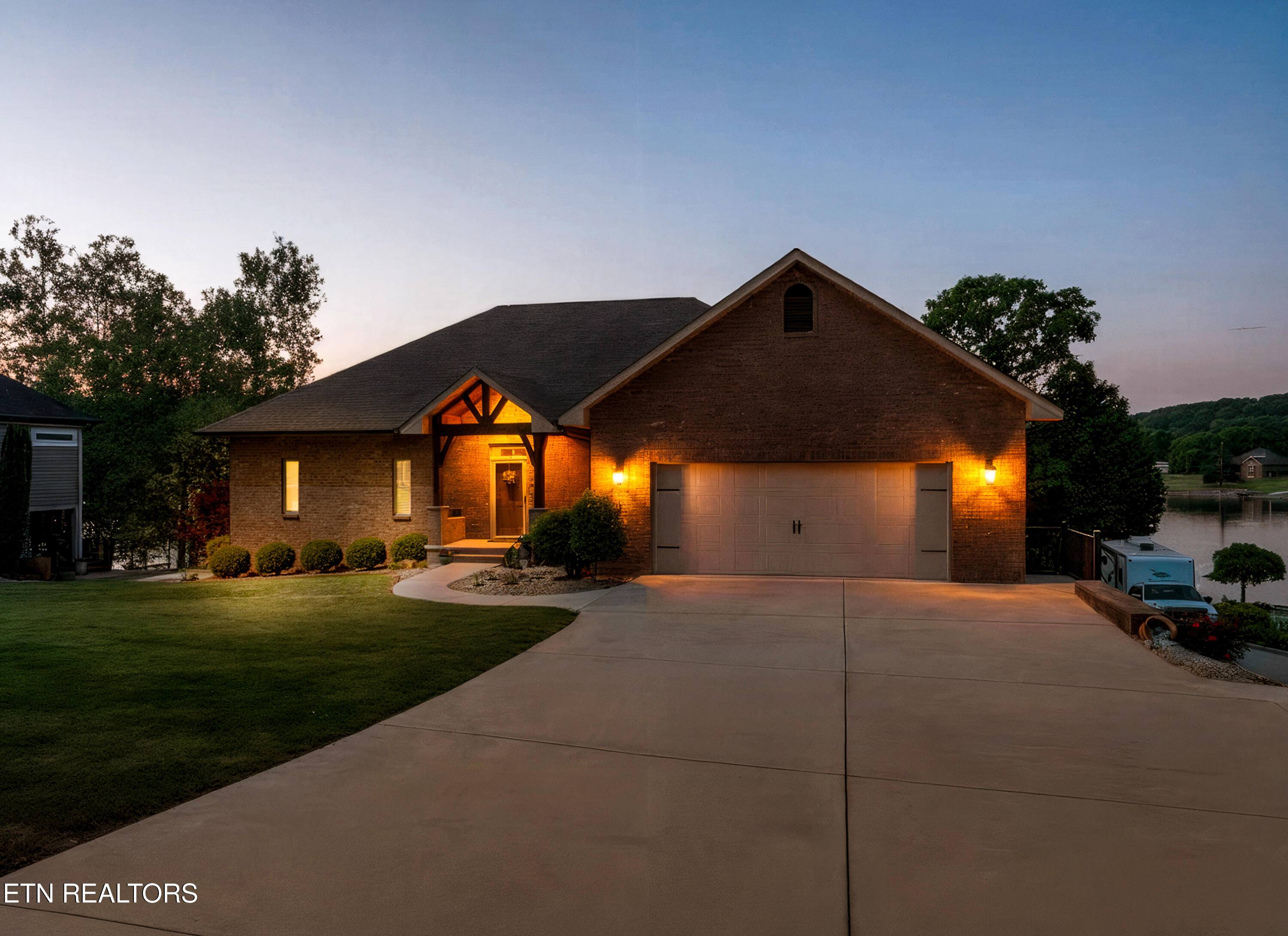853 Collie Cove Court Friendsville TN 37737