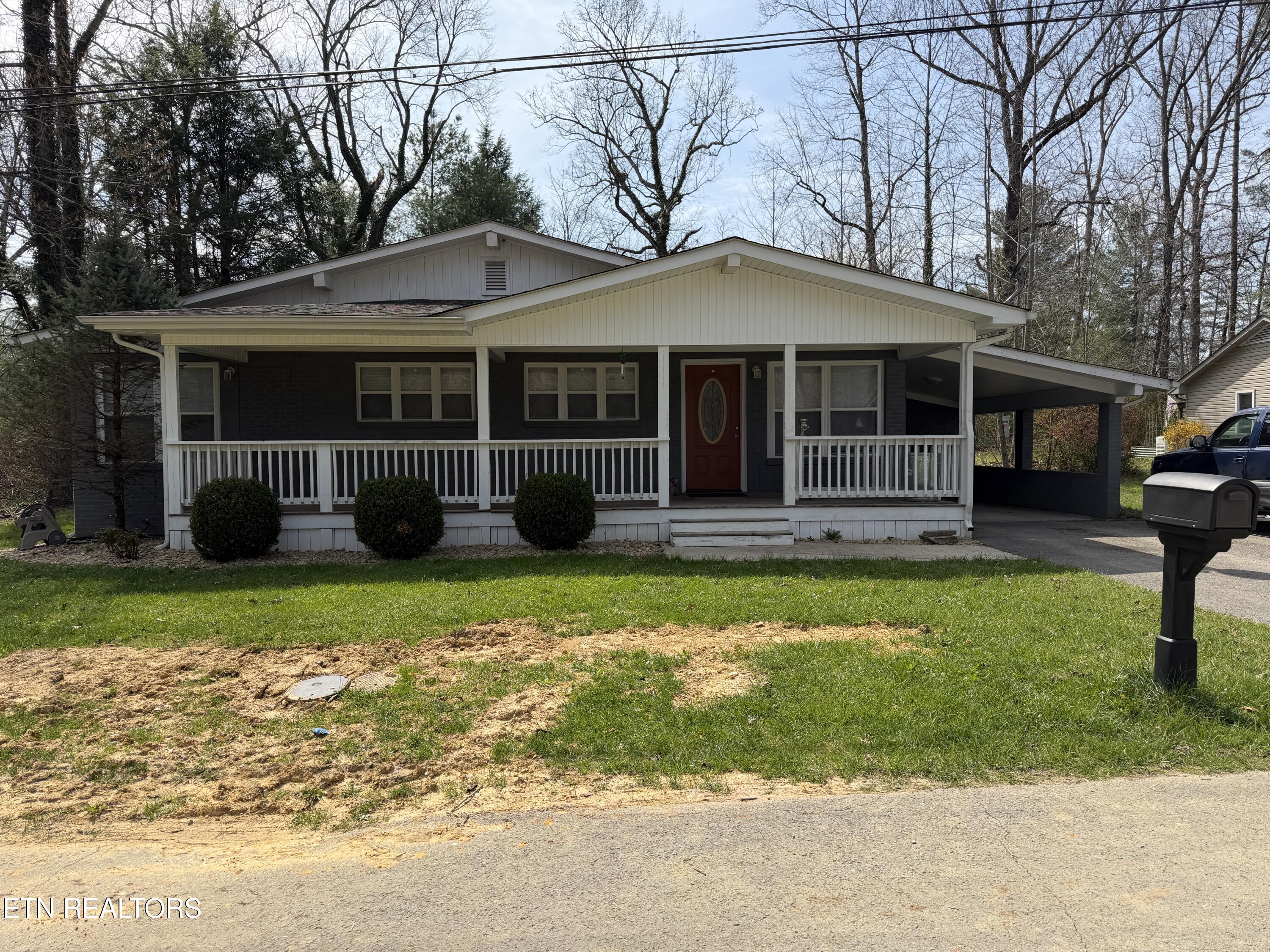 38 Oak Lane Sparta TN 38583