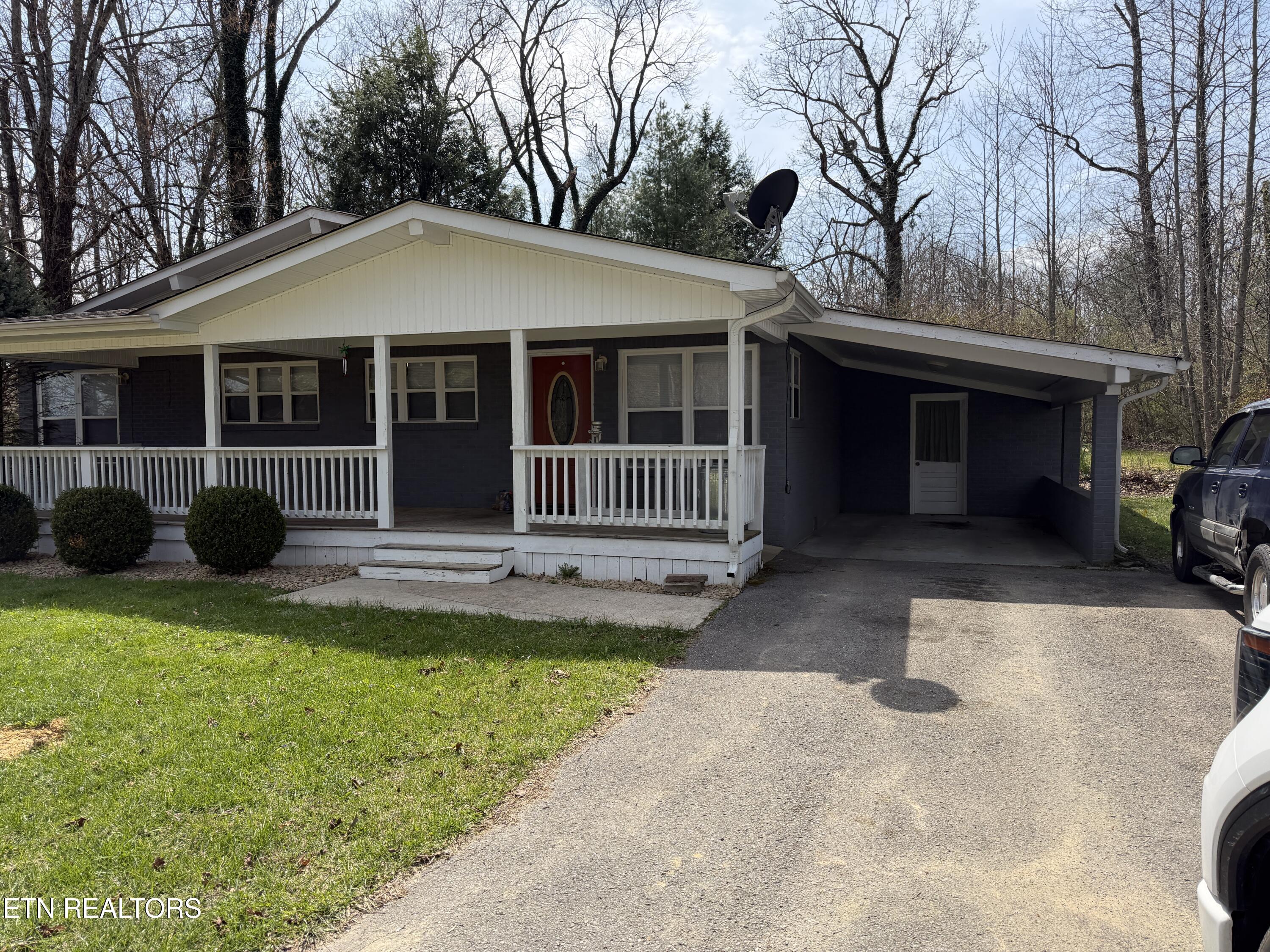 38 Oak Lane Sparta TN 38583