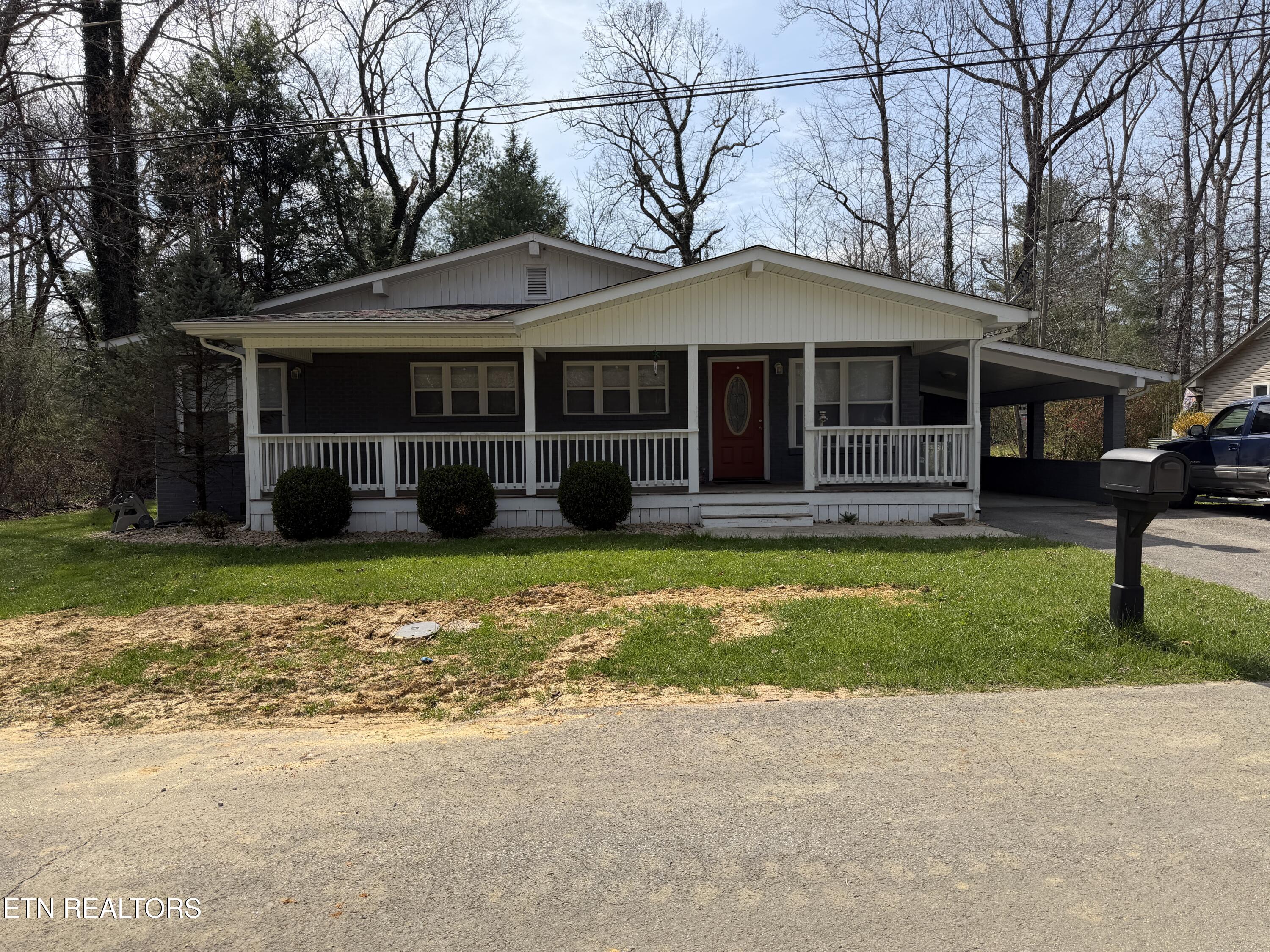 38 Oak Lane Sparta TN 38583