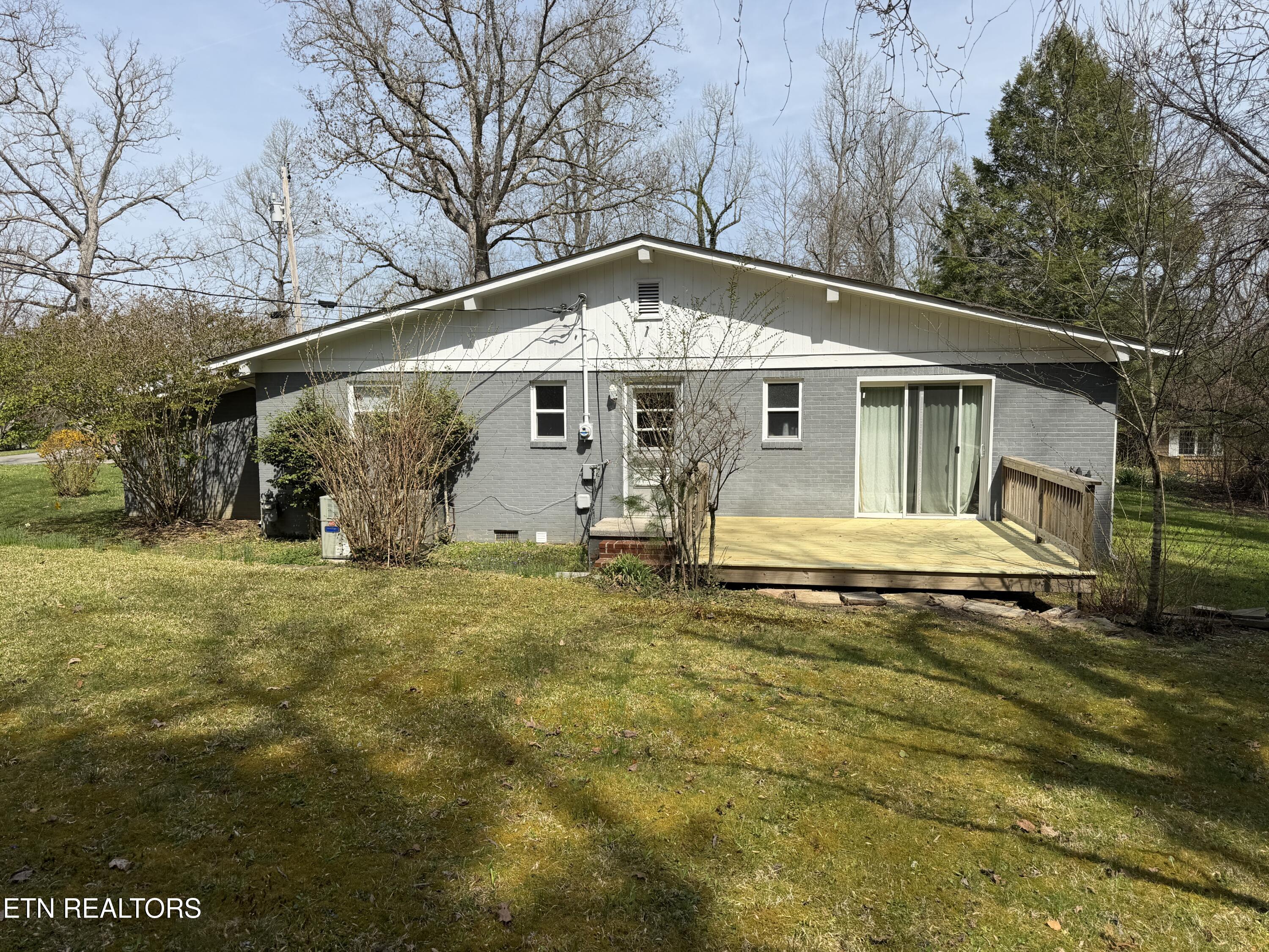 38 Oak Lane Sparta TN 38583