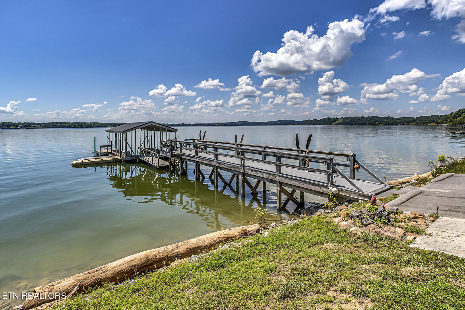 524 Bonne Vista Drive White Pine TN 37890