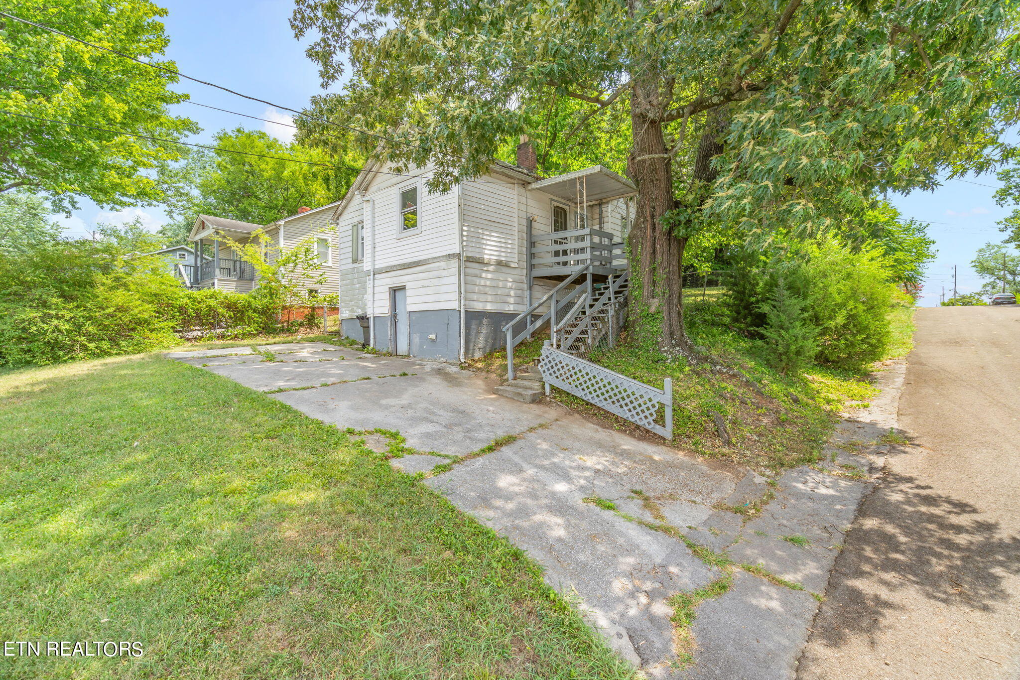 222 W Columbia Avenue Knoxville TN 37917