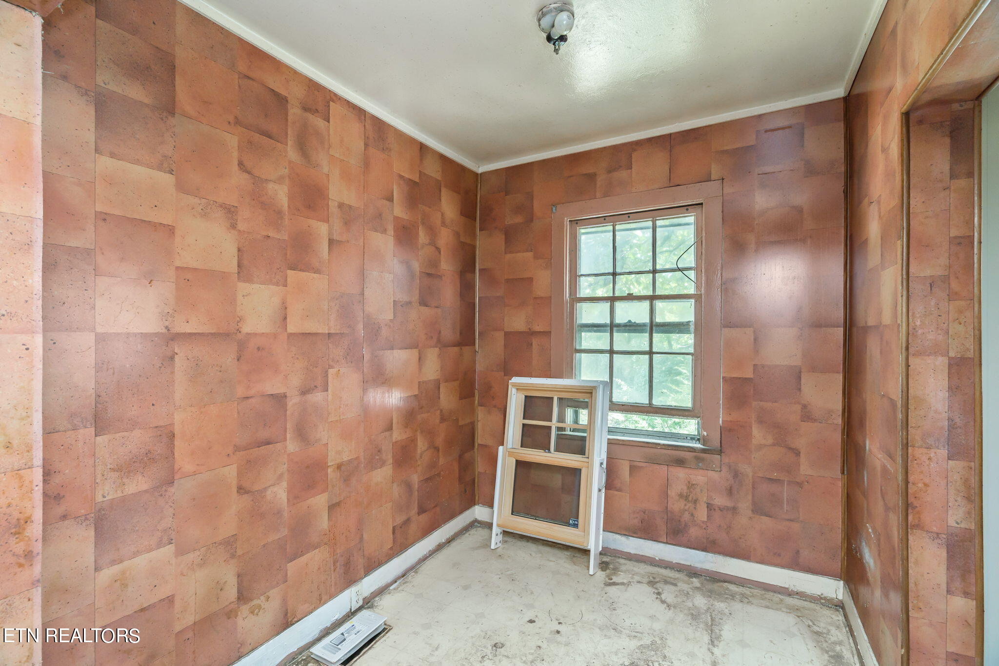 222 W Columbia Avenue Knoxville TN 37917